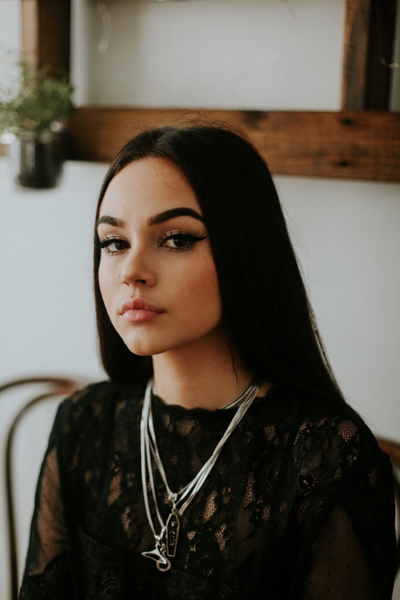 Maggie Lindemann, Beauty girl, Maggie, 1370x2050 HD Phone