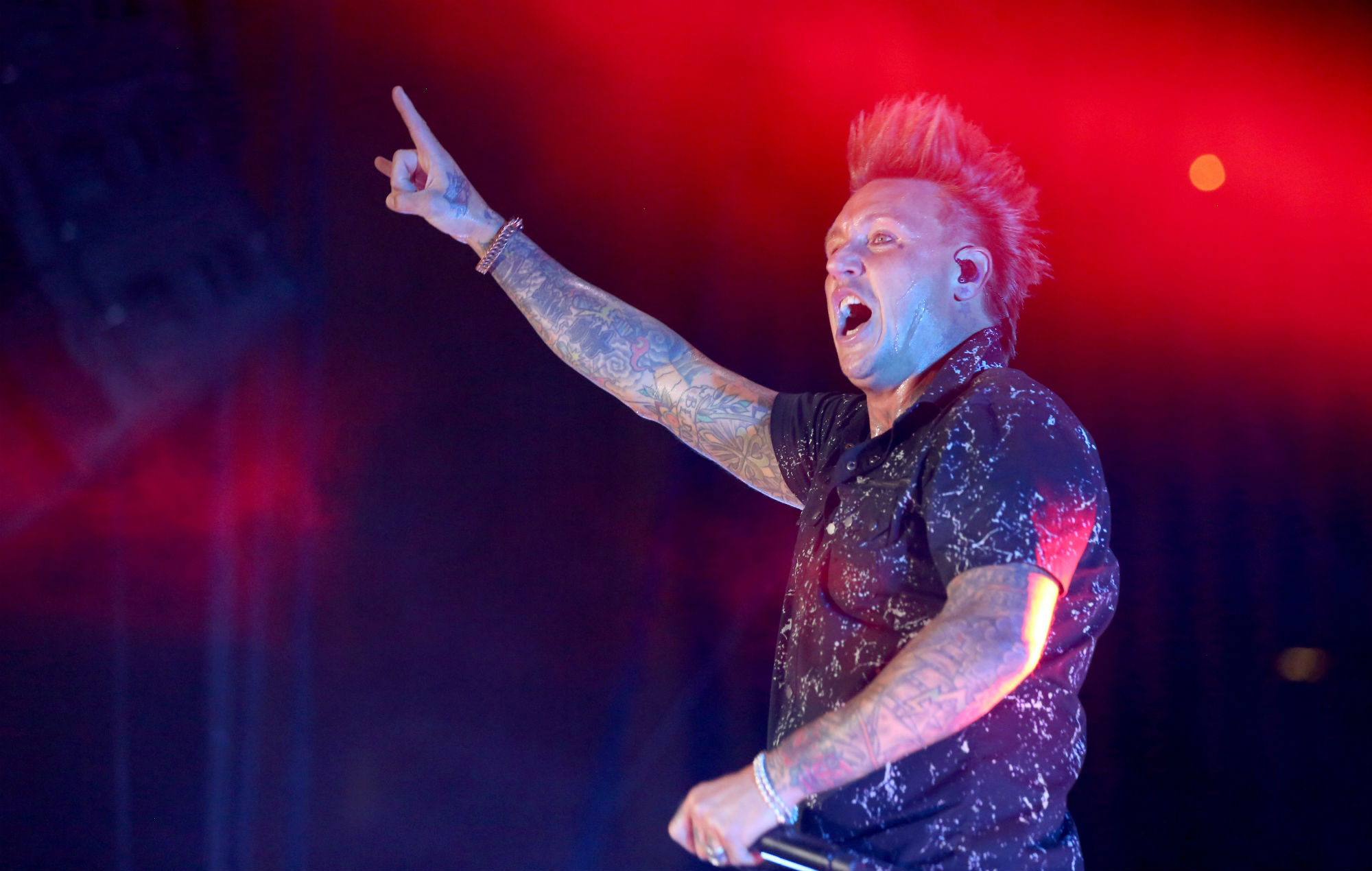 Papa Roach, Mental health awareness video, Come around, Fan the star, 2000x1270 HD Desktop