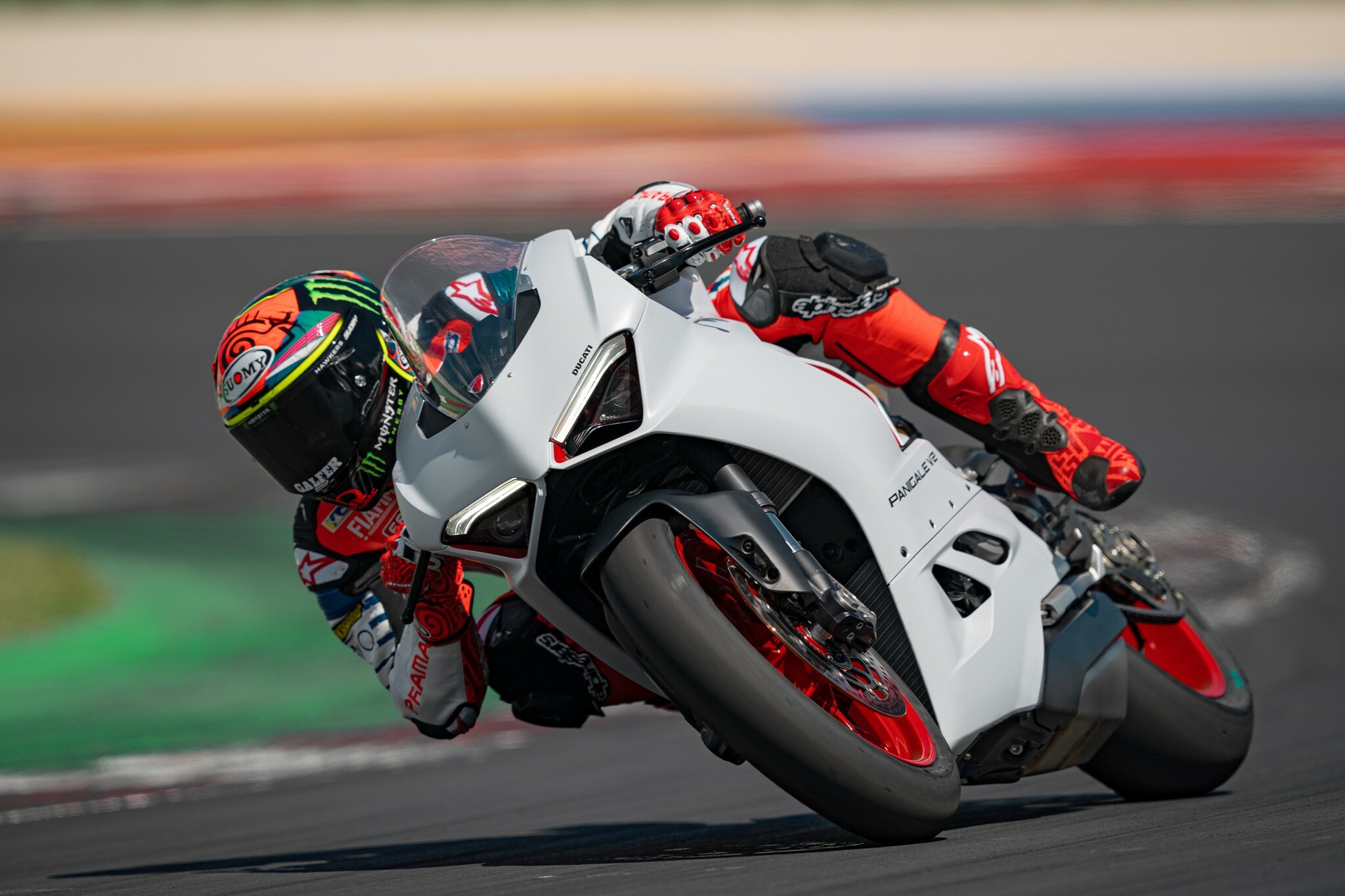 Ducati Panigale V2, Ducatista, Panigale V2 color scheme, Ducati, 2050x1370 HD Desktop