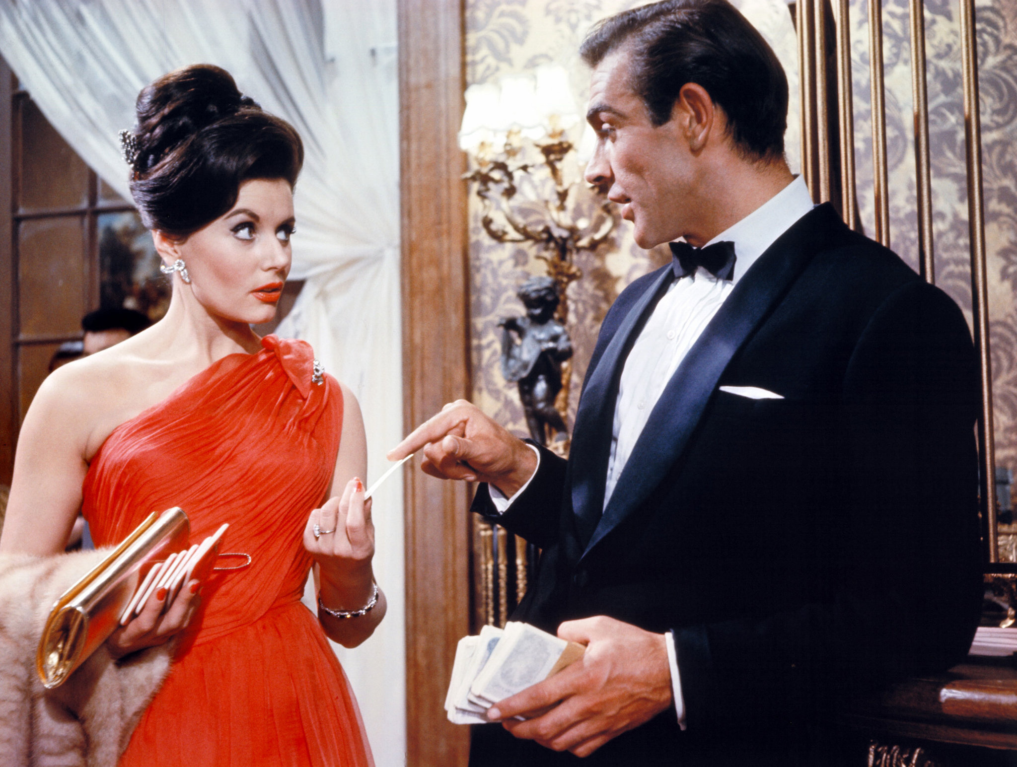 Eunice Gayson and Sean Connery, Bond Girl Wallpaper, 2050x1550 HD Desktop