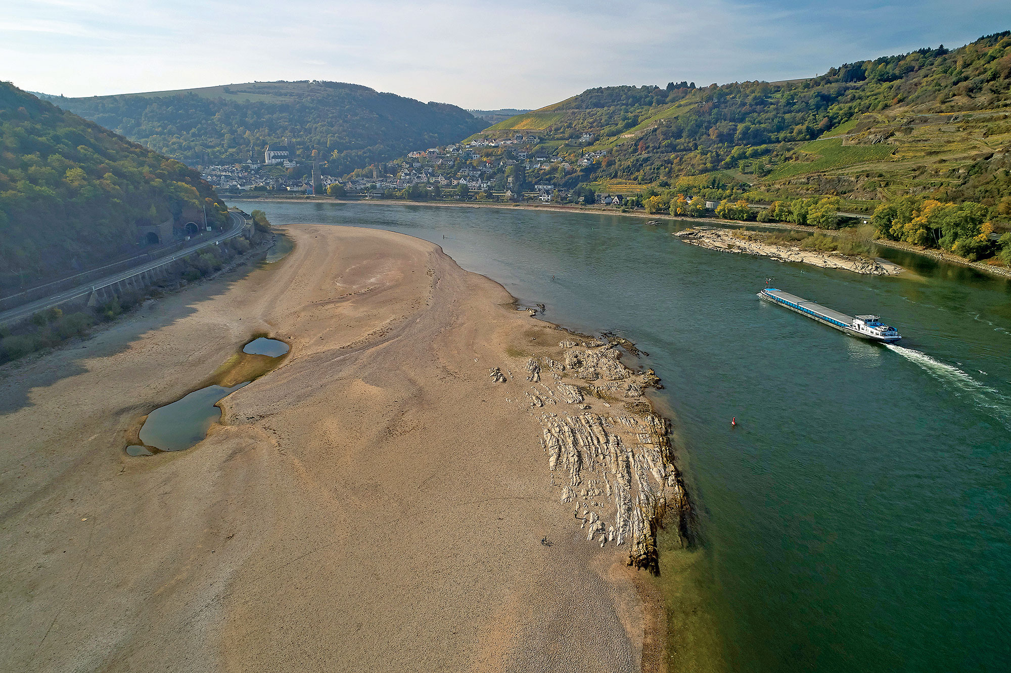 Rhine River traffic, Chemical transportation, European waterway, Industrial challenges, 2000x1340 HD Desktop