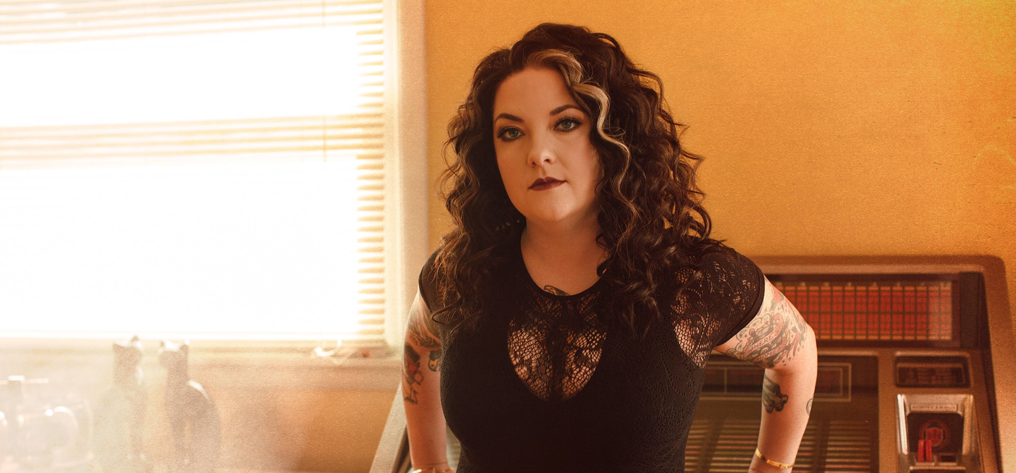 Ashley McBryde, Warner Music Nashville, Record label partnership, 3840x1790 Dual Screen Desktop