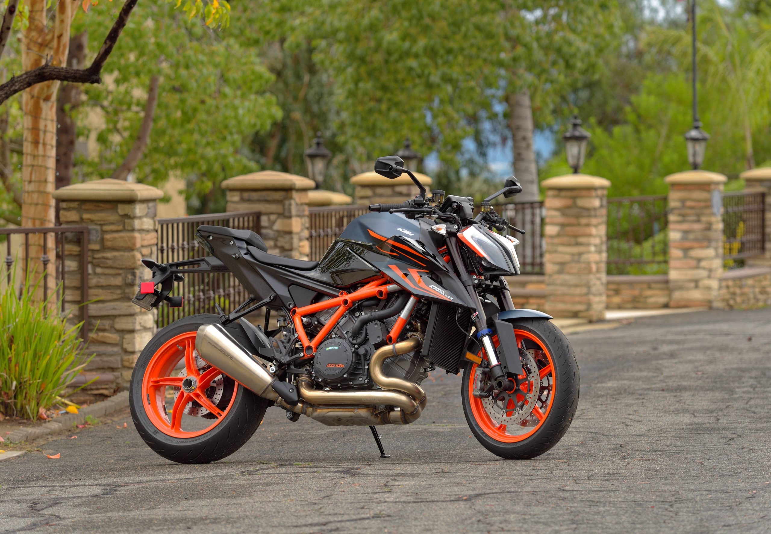 KTM 890 Duke, 2022 super Duke R, 2560x1780 HD Desktop