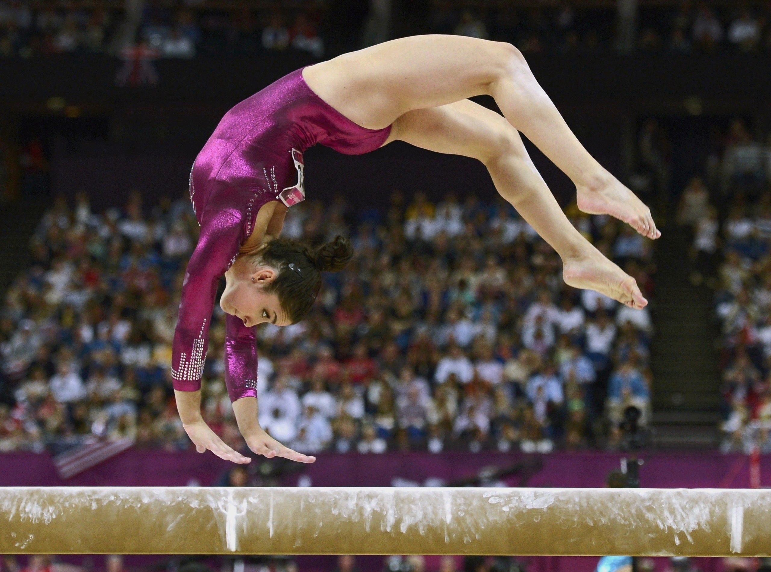 Artistic gymnastics, Balance Beam Wallpaper, 2560x1910 HD Desktop