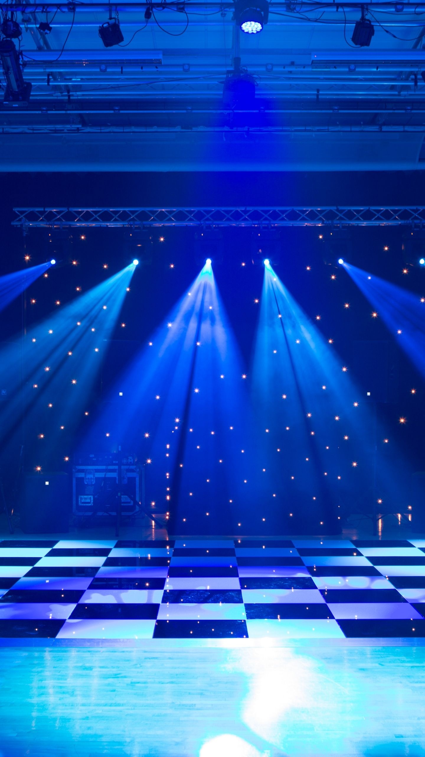 Nightclub experience, Dynamic wallpapers, Energetic vibes, Electrifying atmosphere, 1440x2560 HD Phone