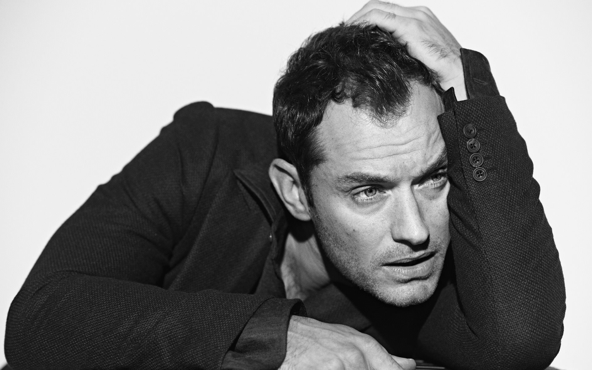 Jude Law, British actor, Monochrome portrait, High quality, 1920x1200 HD Desktop