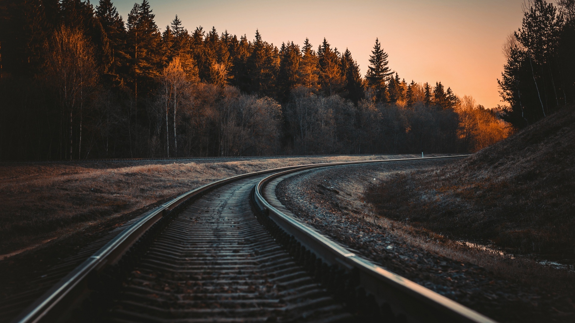 Railway travels, Track perspective, Infinite path, Endless journey, 1920x1080 Full HD Desktop