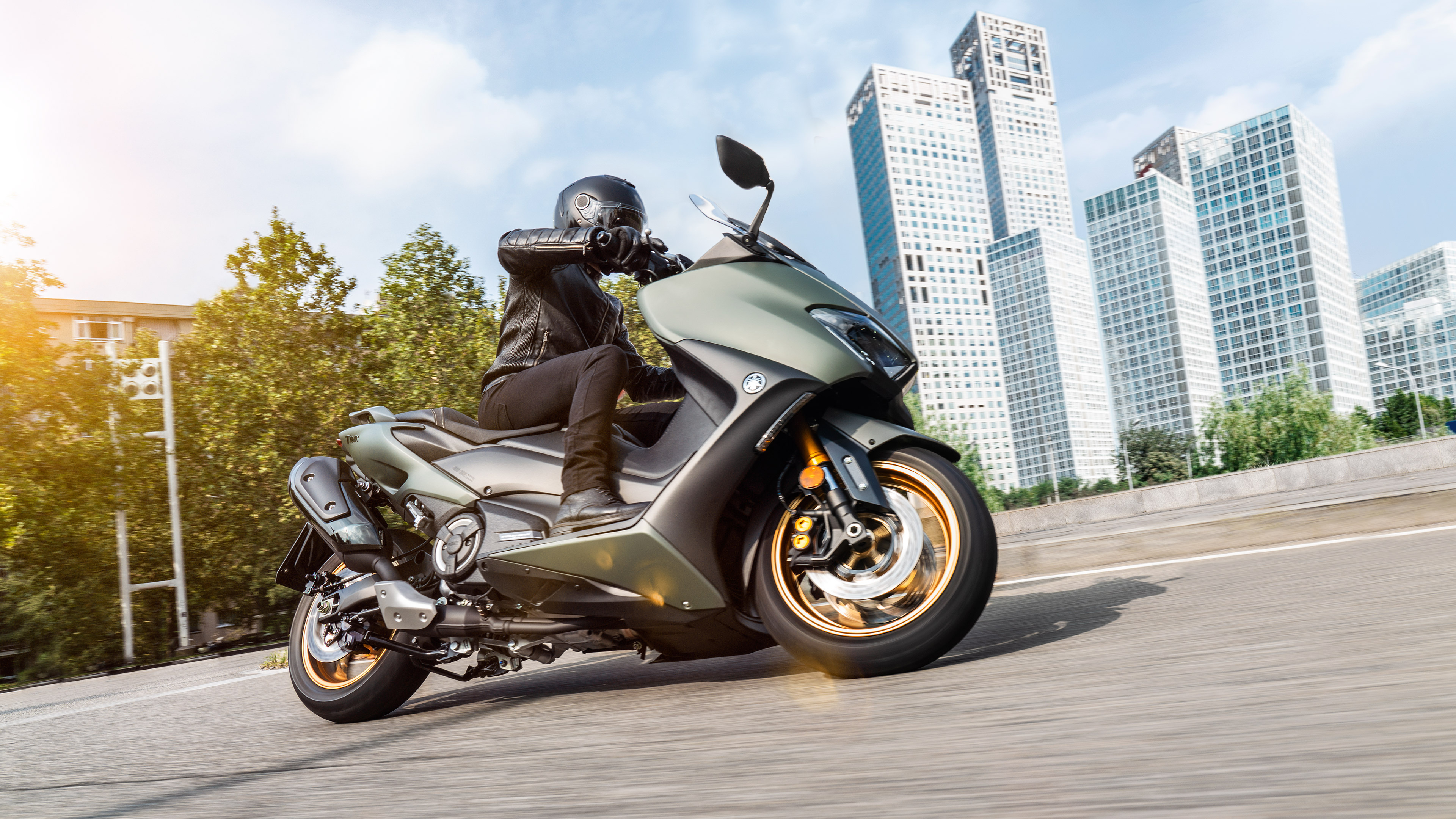 Yamaha TMAX, Cutting-edge technology, Innovative features, Stylish design, 3840x2160 4K Desktop