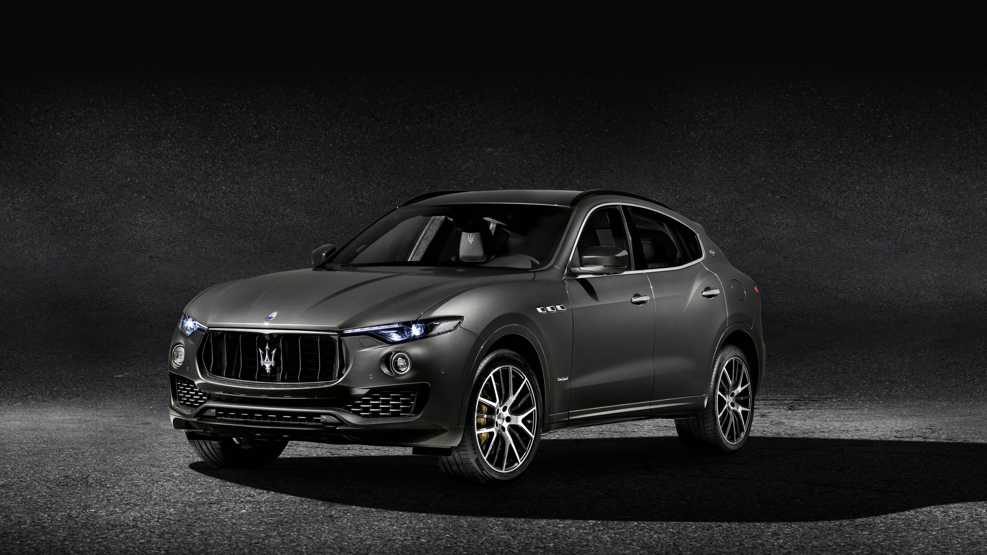 Maserati Levante, Luxury SUV, Italian craftsmanship, Striking presence, 3400x1910 HD Desktop