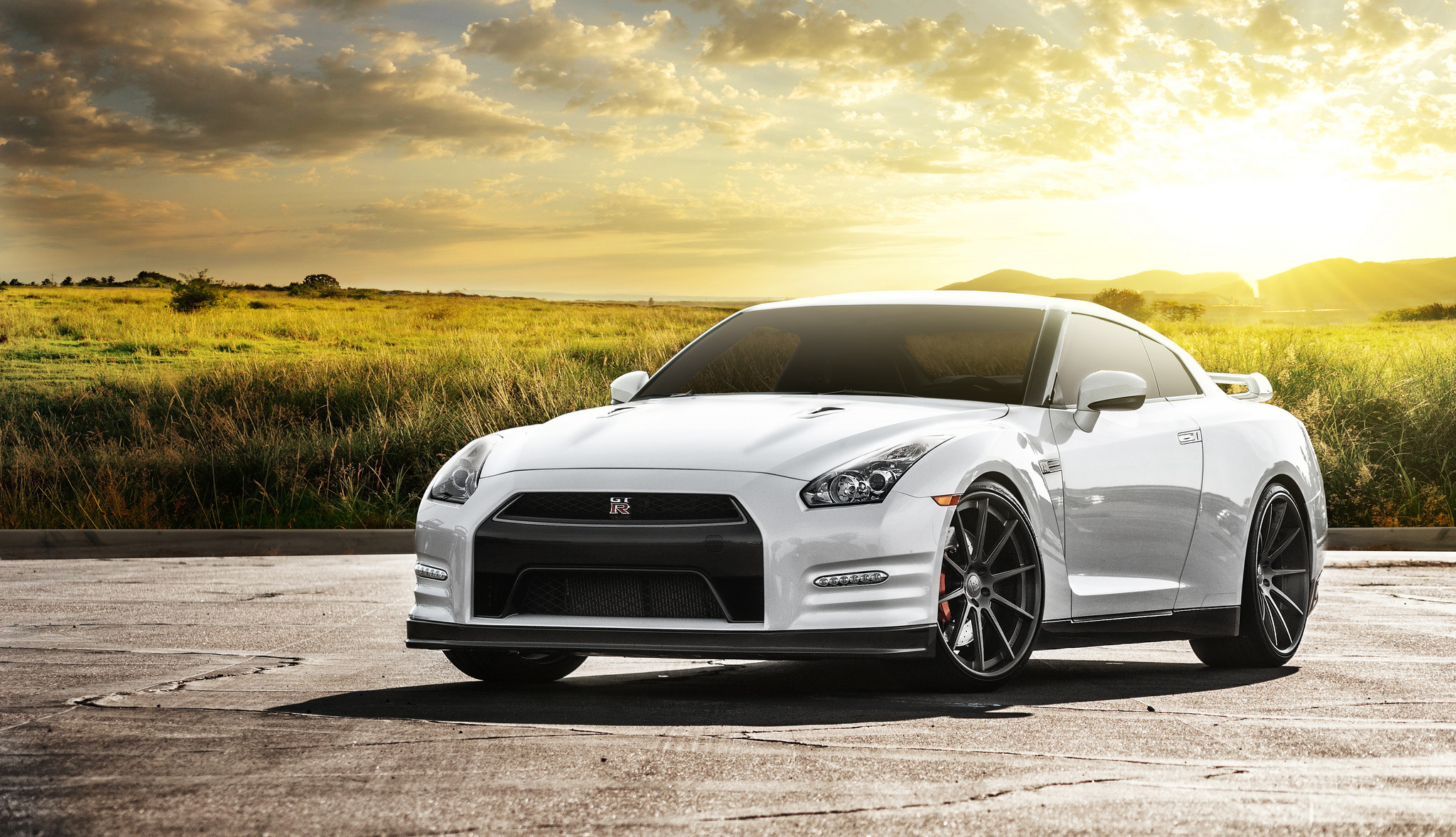 Nissan GT-R, Stunning sports car, Captivating photo, White beauty, 2050x1180 HD Desktop