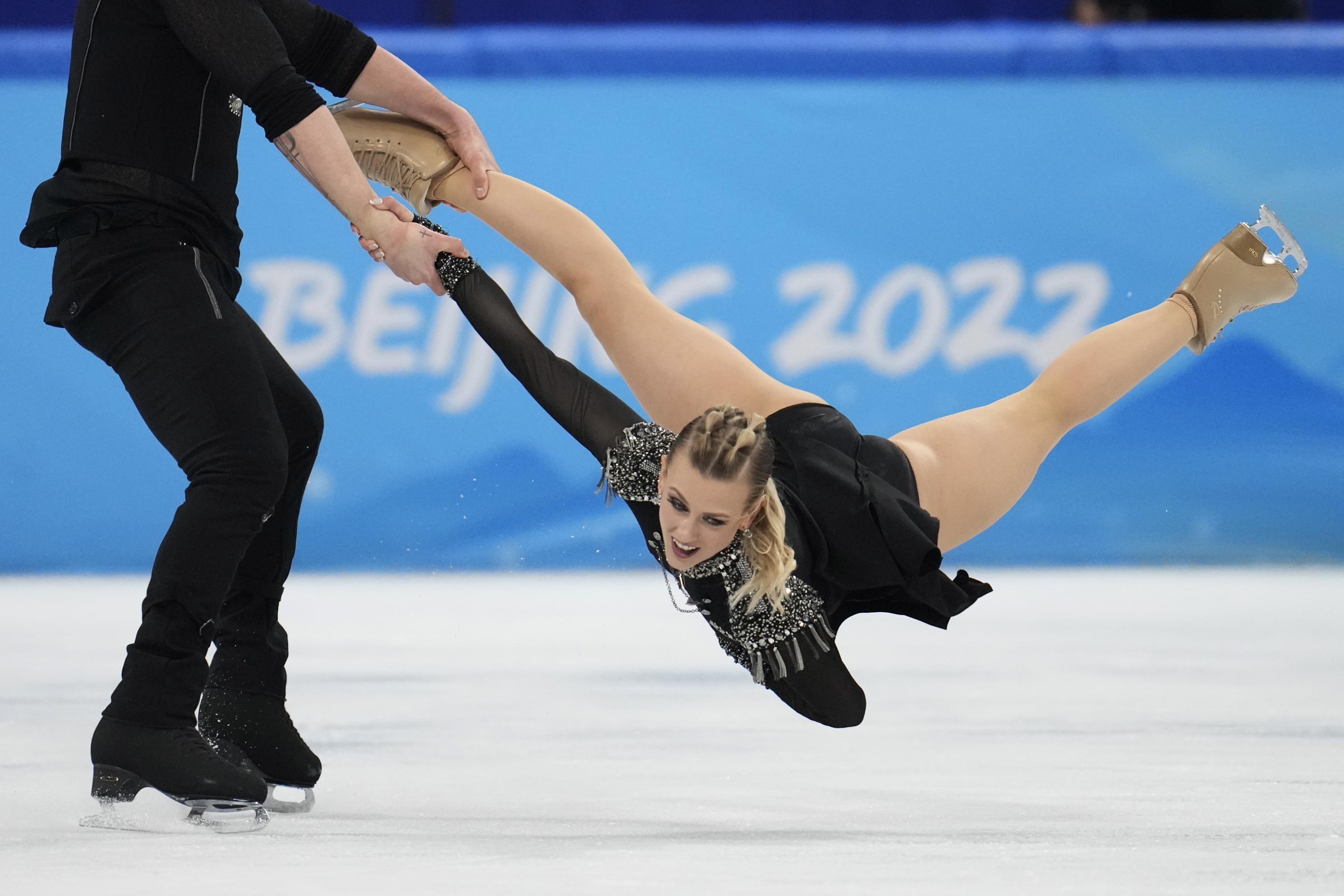 Ice Dancing, Engaged ice dancers, Beijing Olympics, AP News, 3000x2010 HD Desktop