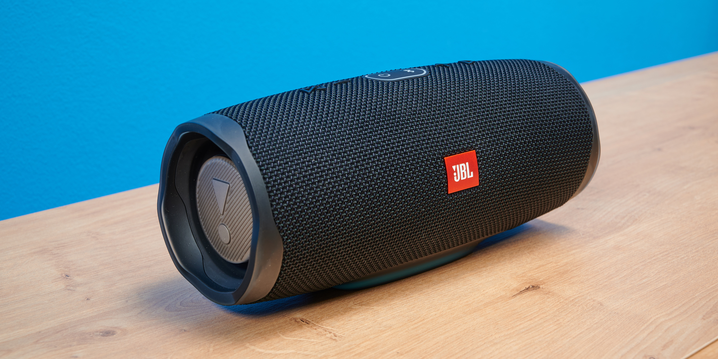 JBL music, Charge 4 test, Impressive audio quality, Portable speaker, 3000x1500 Dual Screen Desktop