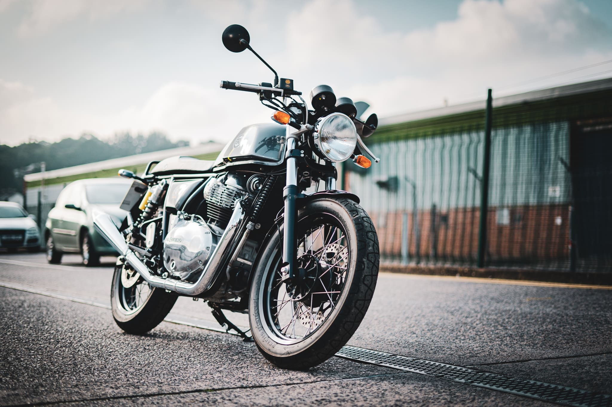 Royal Enfield Continental GT 650, Chrome parallel-twin engine, Industrial roadside fence, HD Desktop wallpaper