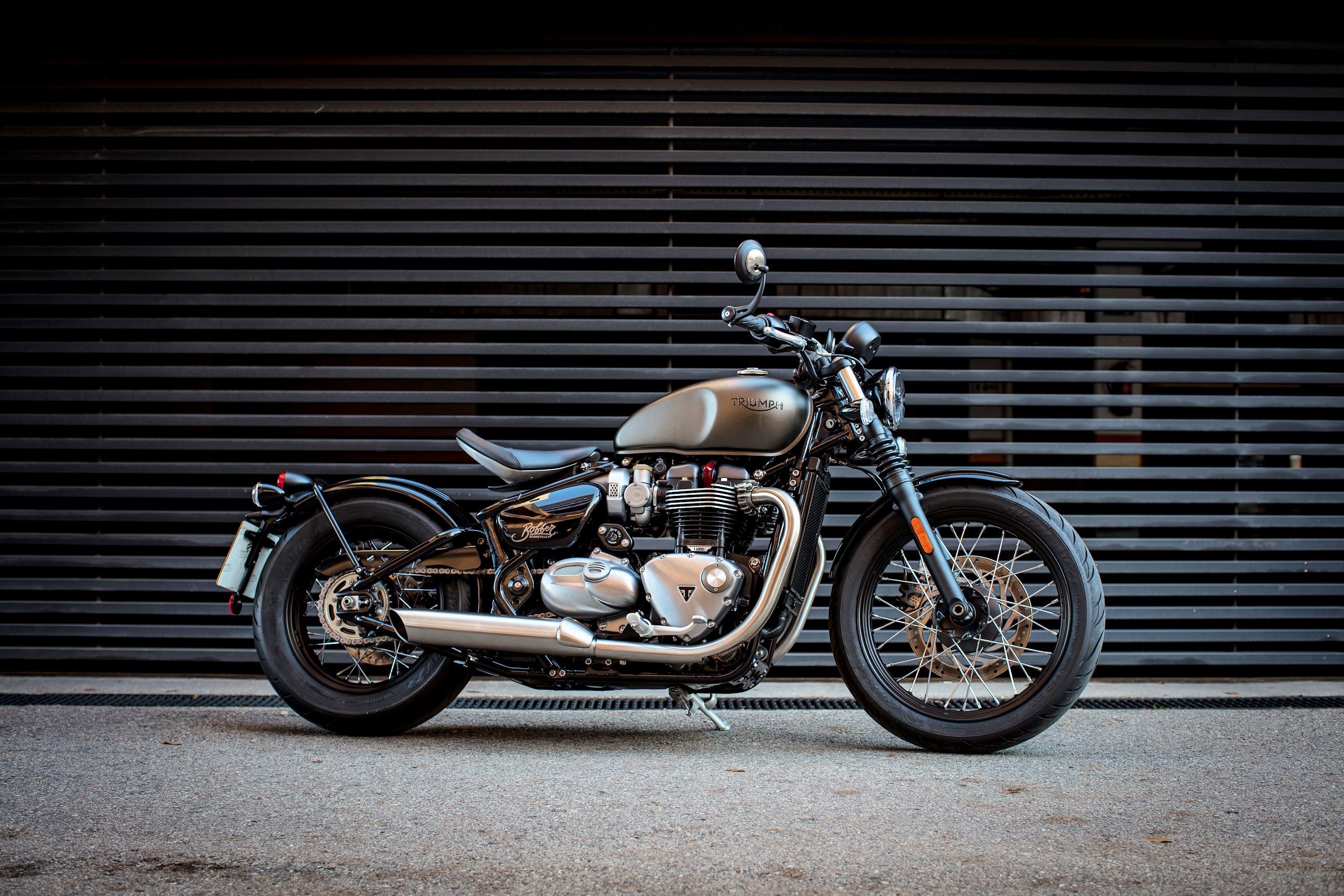 Triumph Bobber, Ironstone Matt finish, Bobber in essence, Triumph bikes, 2610x1740 HD Desktop