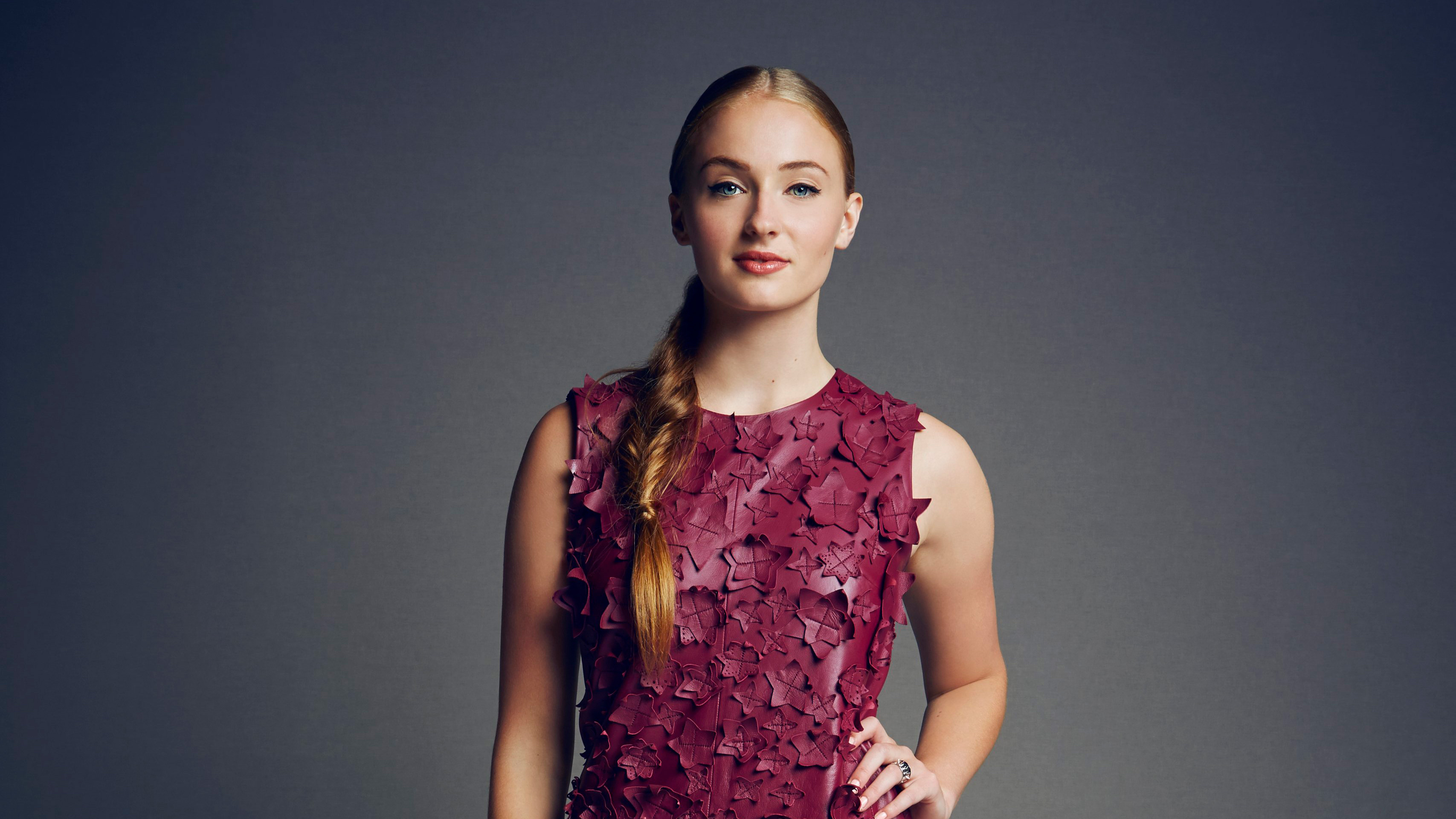 Sophie Turner, 4K celebrity wallpaper, HD image, A-list star, 3420x1920 HD Desktop