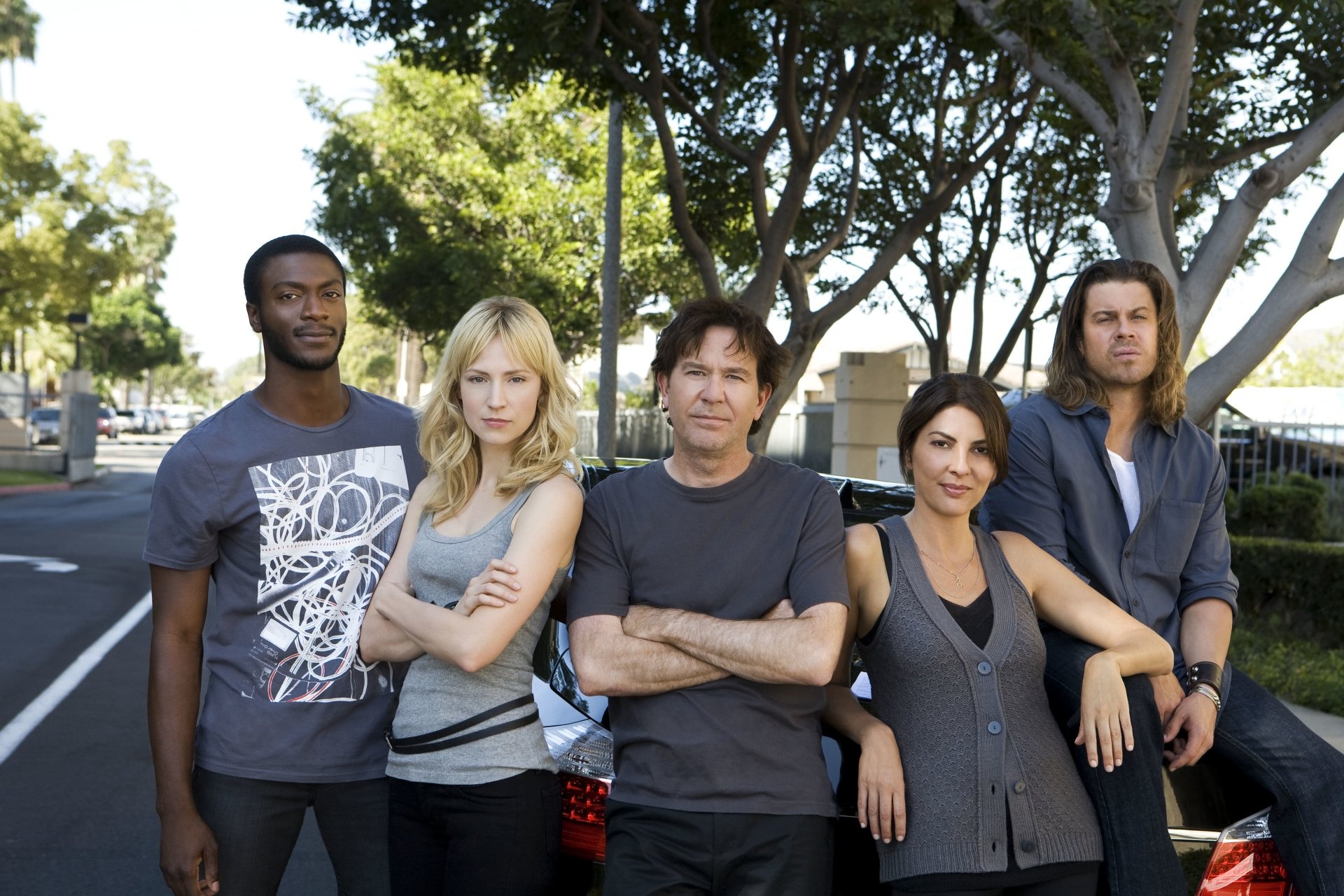 Leverage TV Series, Crime heist drama, Skilled team, Intricate schemes, 1920x1280 HD Desktop