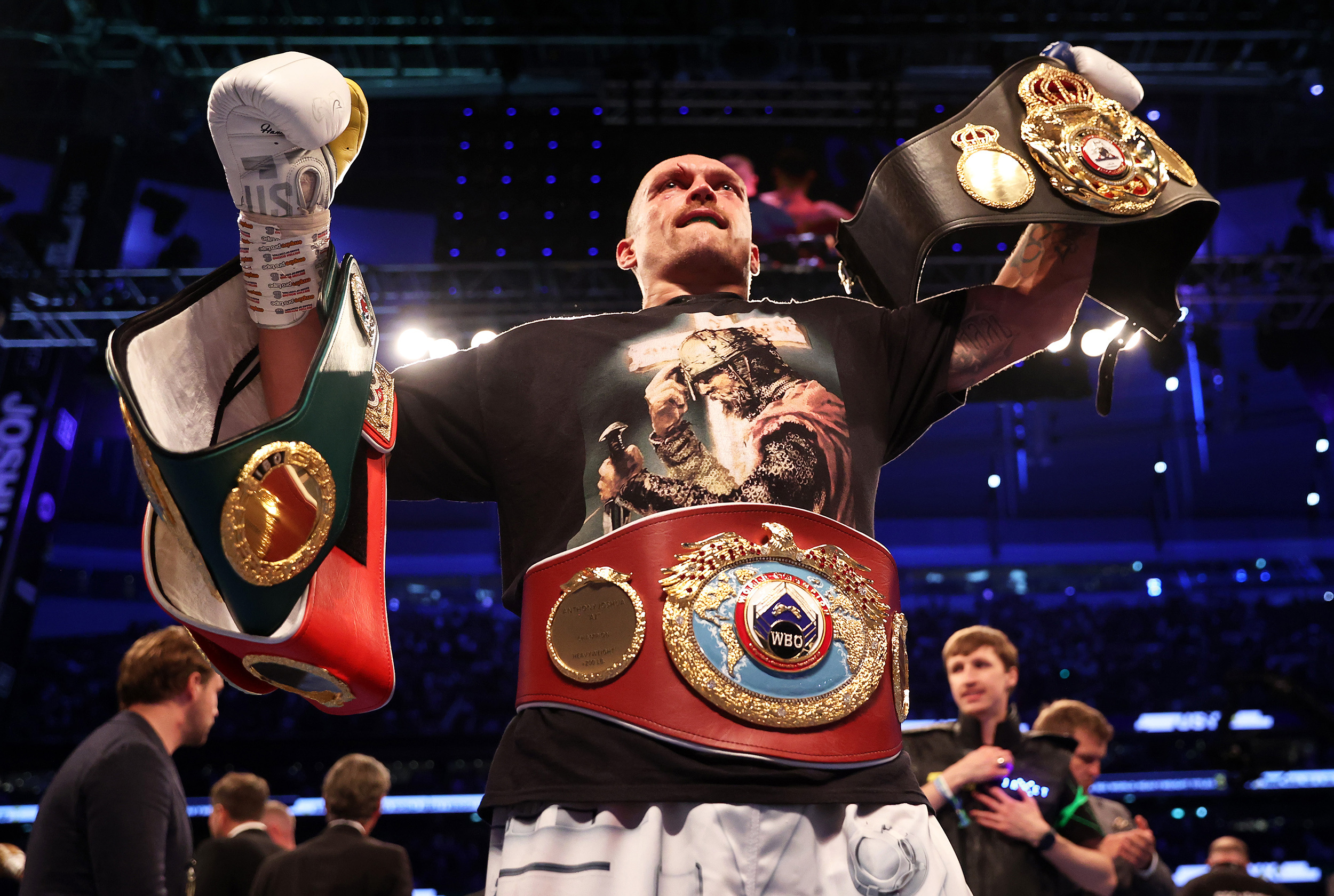 Oleksandr Usyk, Ukrainian boxer, Russia battle, Sports, 2500x1680 HD Desktop