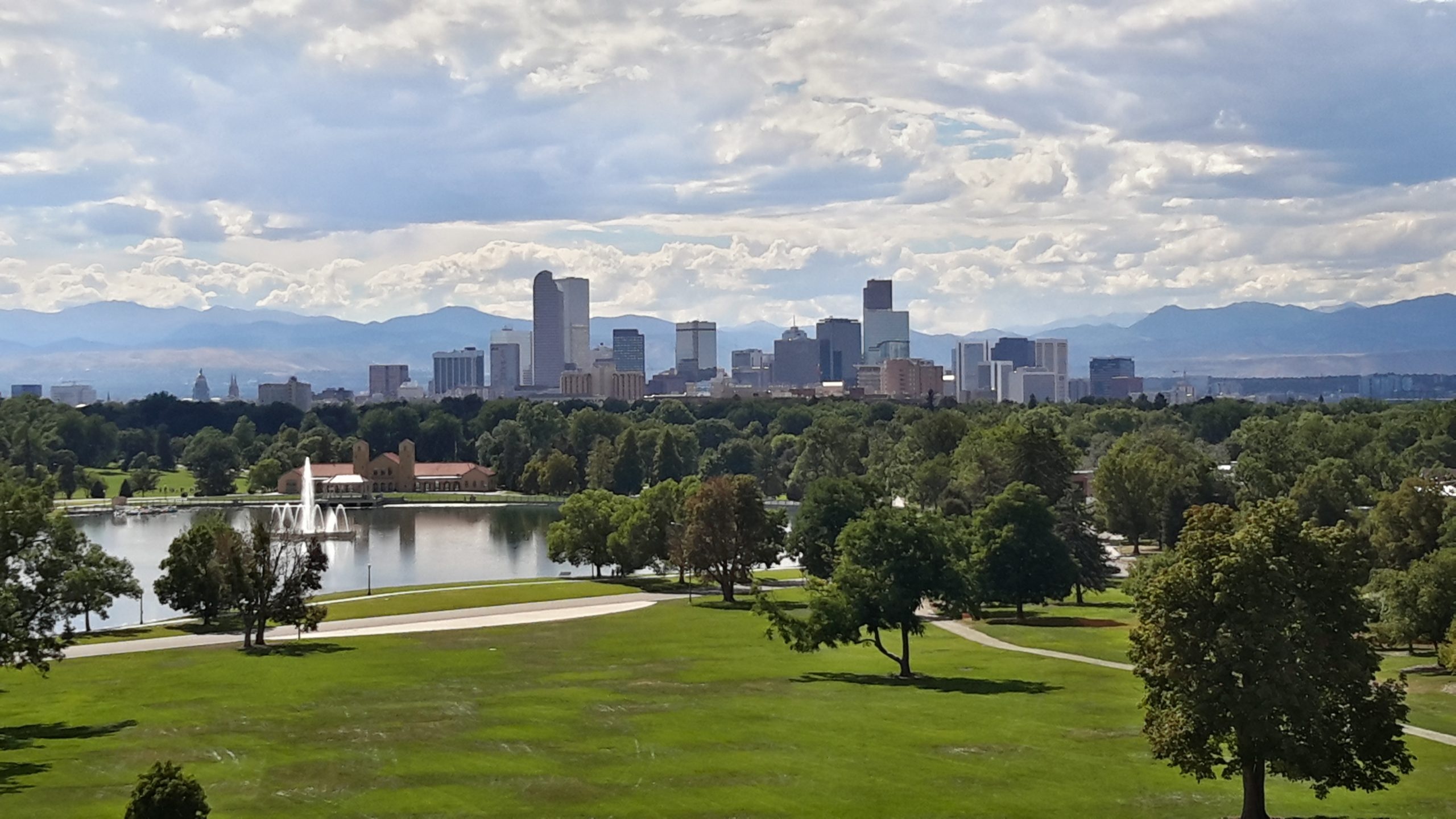 Denver skyline, Colorado rentals, Computer and iPad rentals, Vernon Computer Source, 2560x1440 HD Desktop