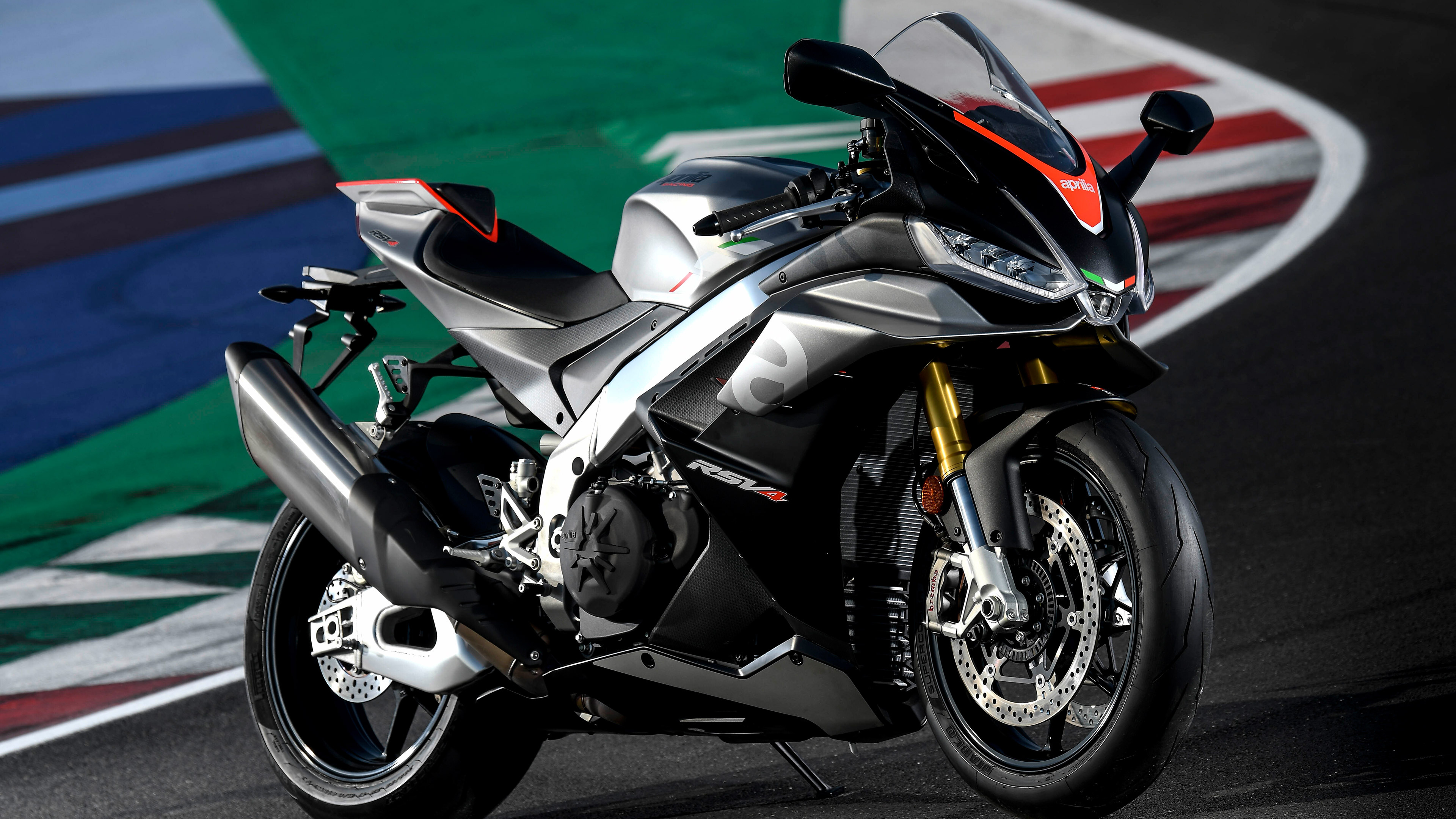 Aprilia RSV4, Cutting-edge design, Supreme performance, Futuristic aesthetics, 3840x2160 4K Desktop