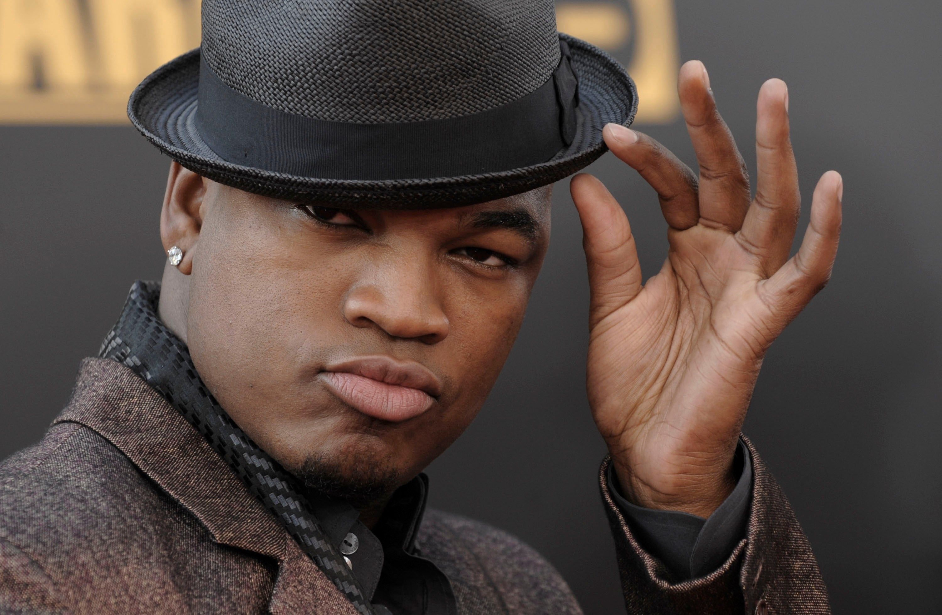 Ne-Yo wallpapers, Top celebrity backgrounds, Celebrities singer, 3000x1960 HD Desktop