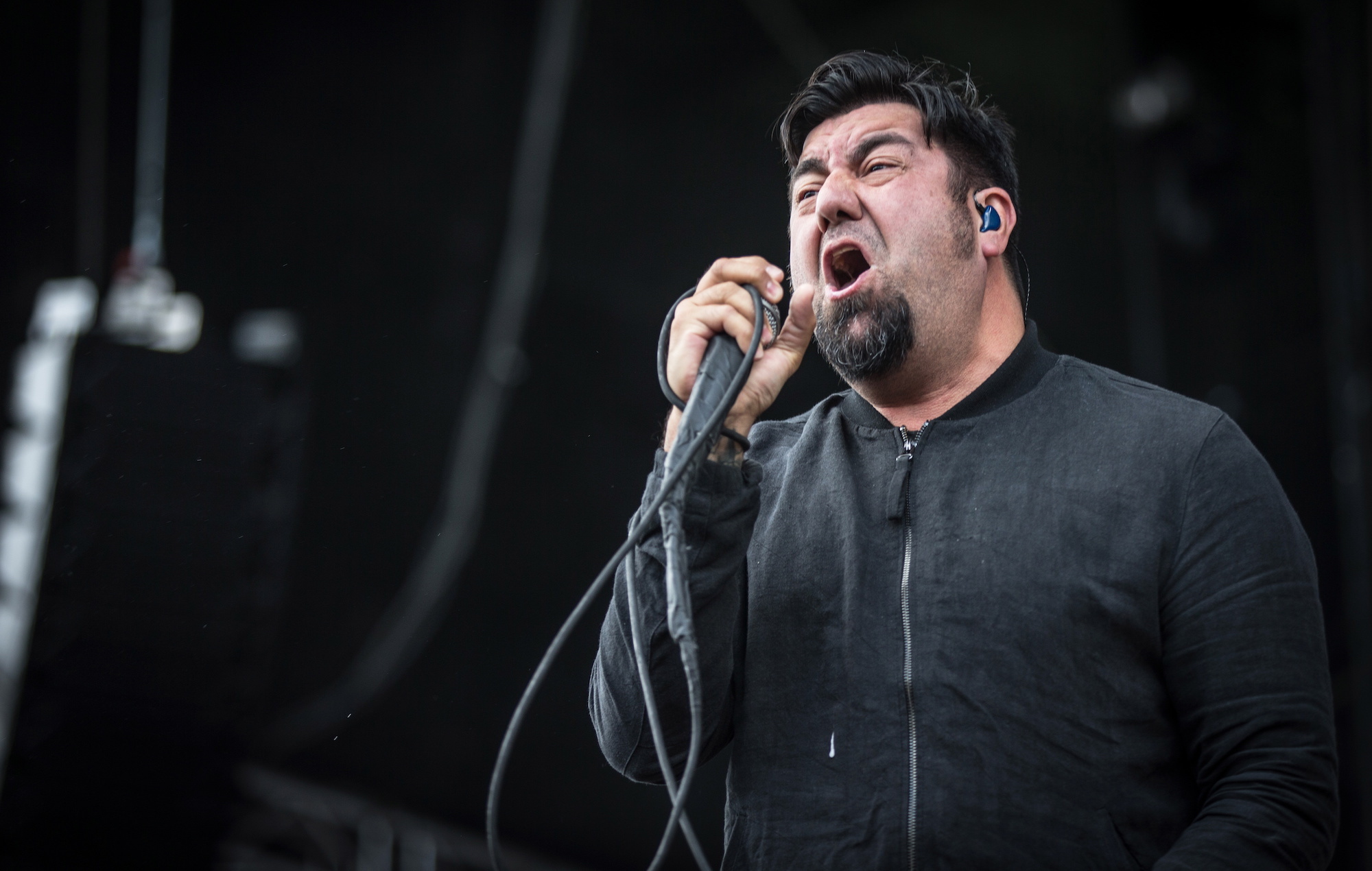 Chino Moreno, Global conductor, Patriotic merchandising, Bands credincios, 2000x1270 HD Desktop