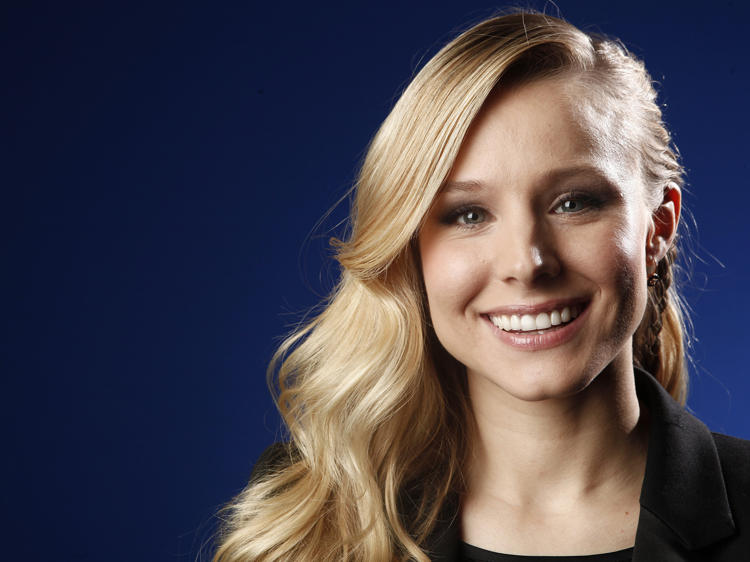 Kristen Bell, Smile, Wallpaper, HQ image, 2560x1920 HD Desktop