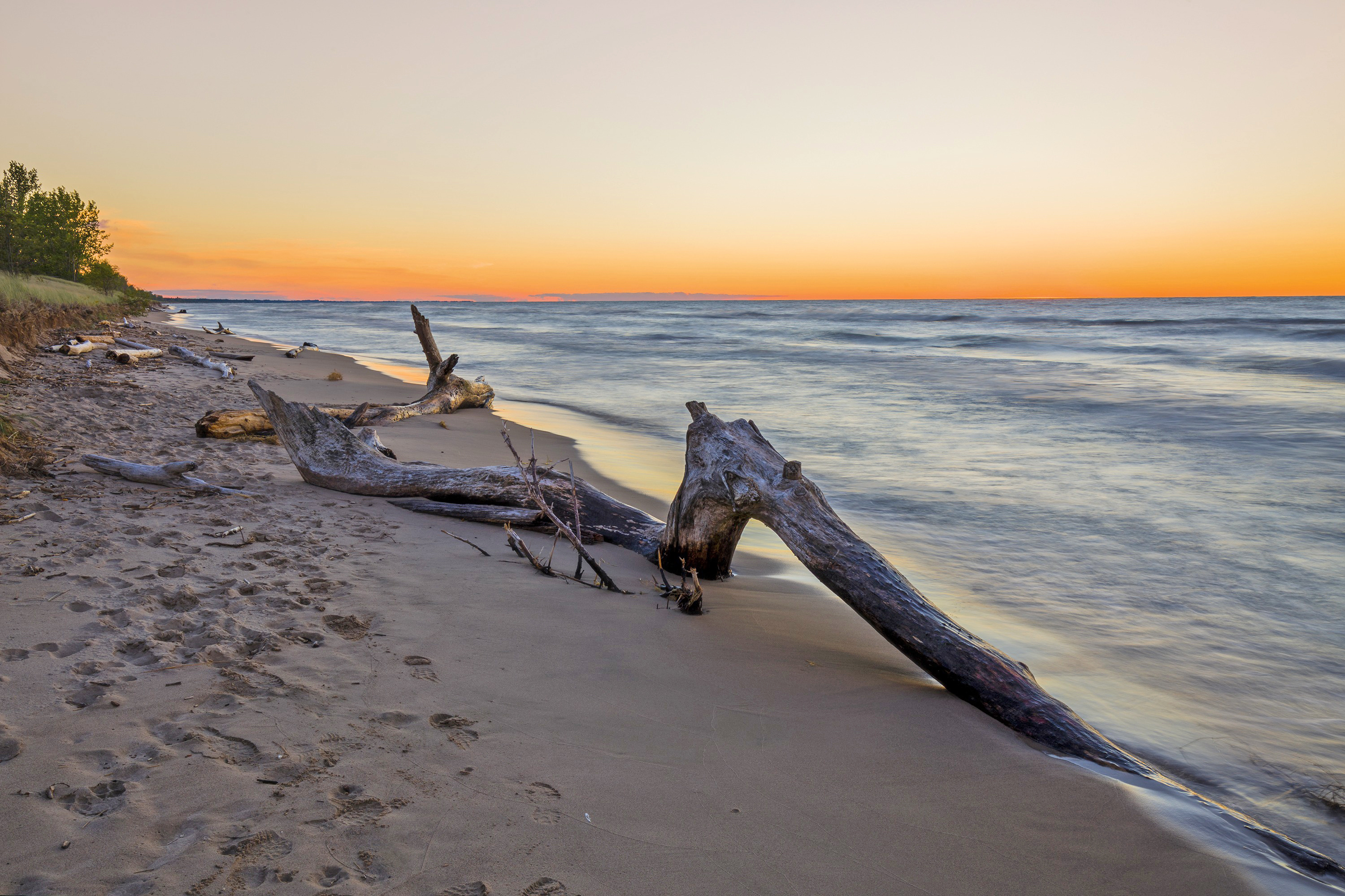 Lake Huron, Beautiful beaches, Stunning sunsets, Travel destination, 3000x2000 HD Desktop