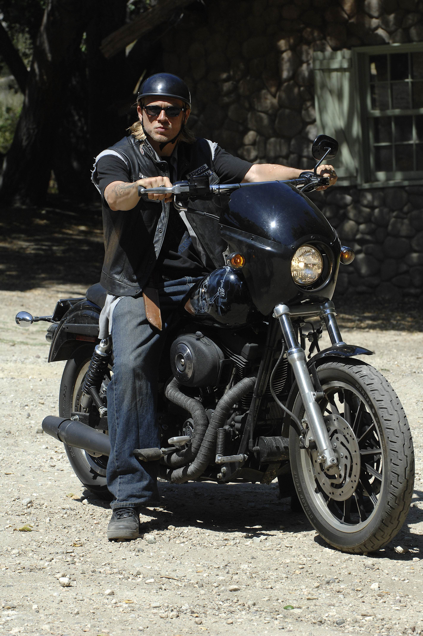 Jax Teller, Harley-Davidson Dyna Super Glide, SAMCRO leather kutte, HD Phone wallpaper