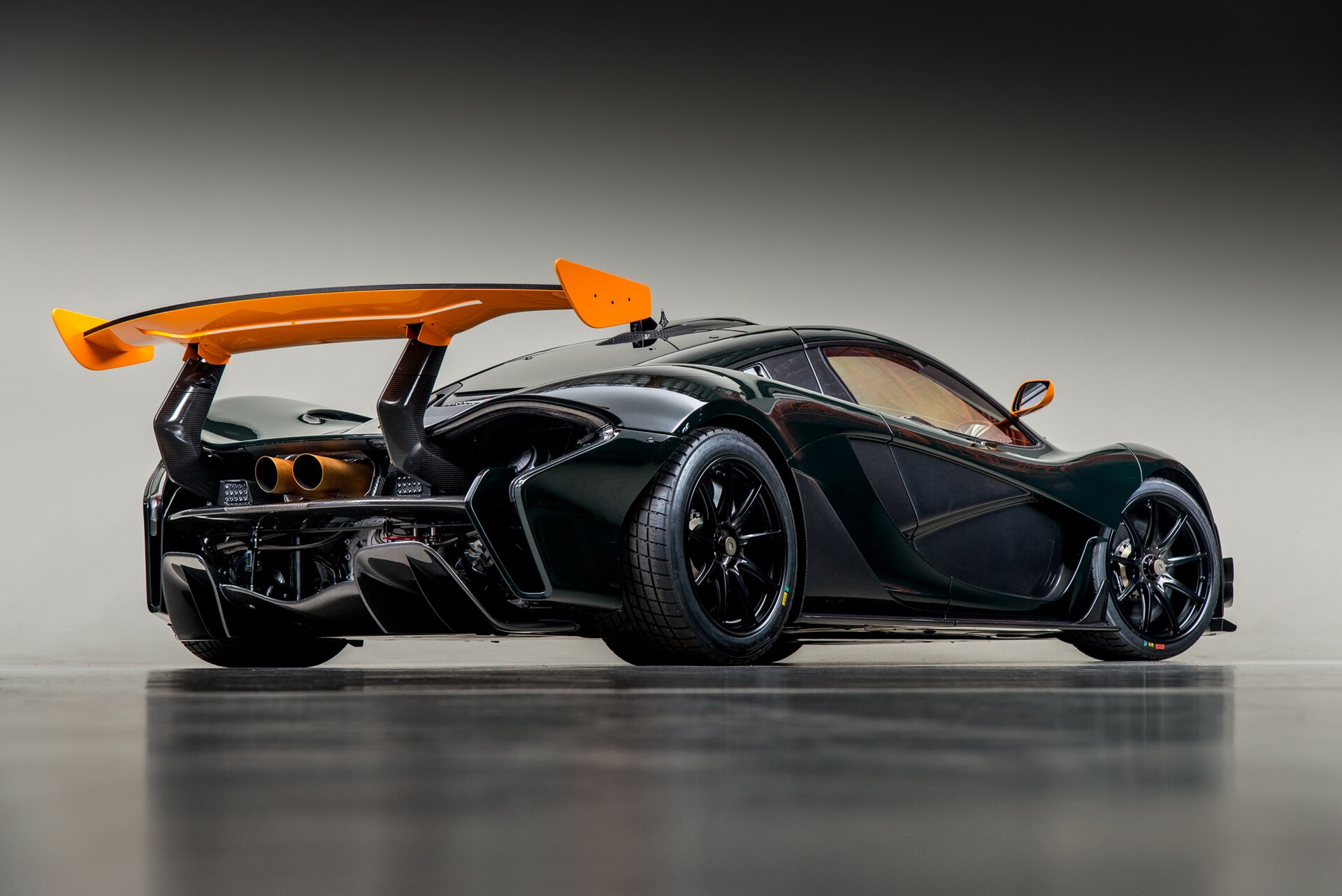 McLaren Auto, McLaren P1 GTR, Track-ready monster, Ultimate supercar, 1920x1290 HD Desktop