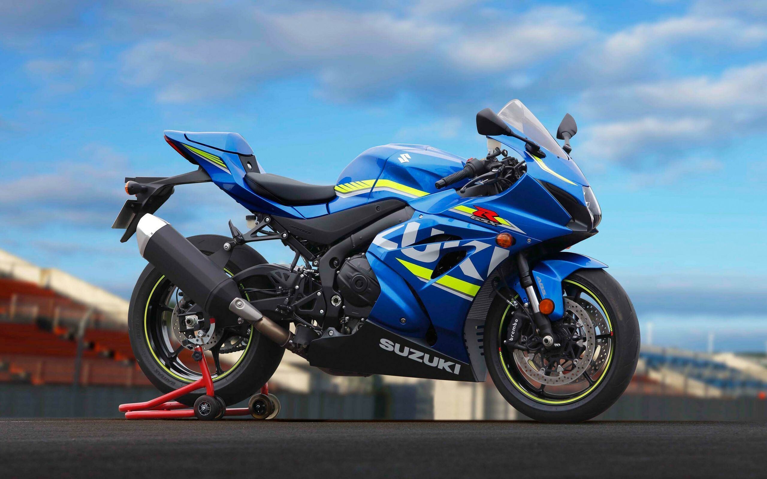 Suzuki GSXR 1000 2017, Sleek design, Cutting-edge technology, Thrilling performance, 2560x1600 HD Desktop