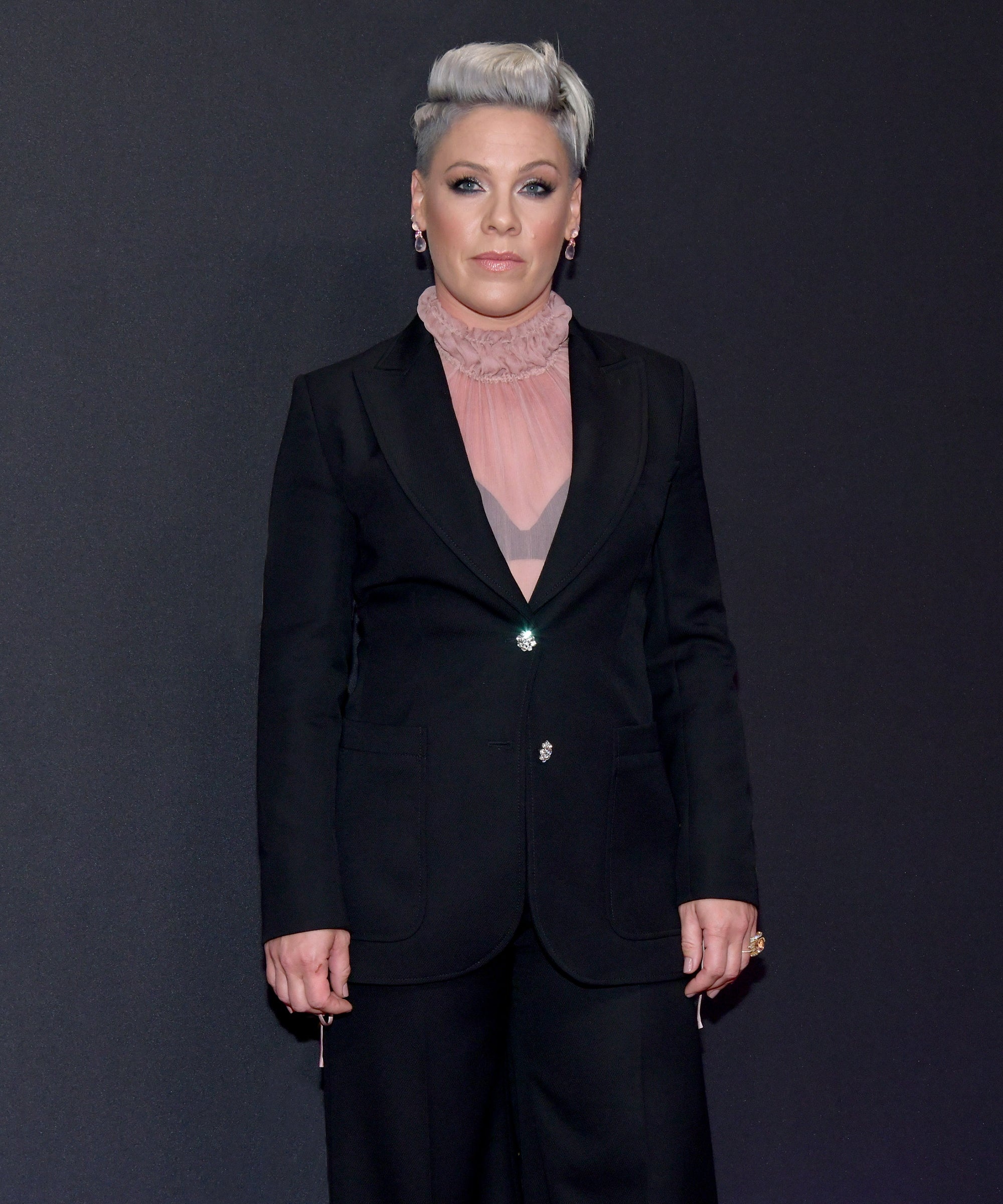 P!nk, Coronavirus diagnosis, Singer shares details, 2000x2400 HD Phone