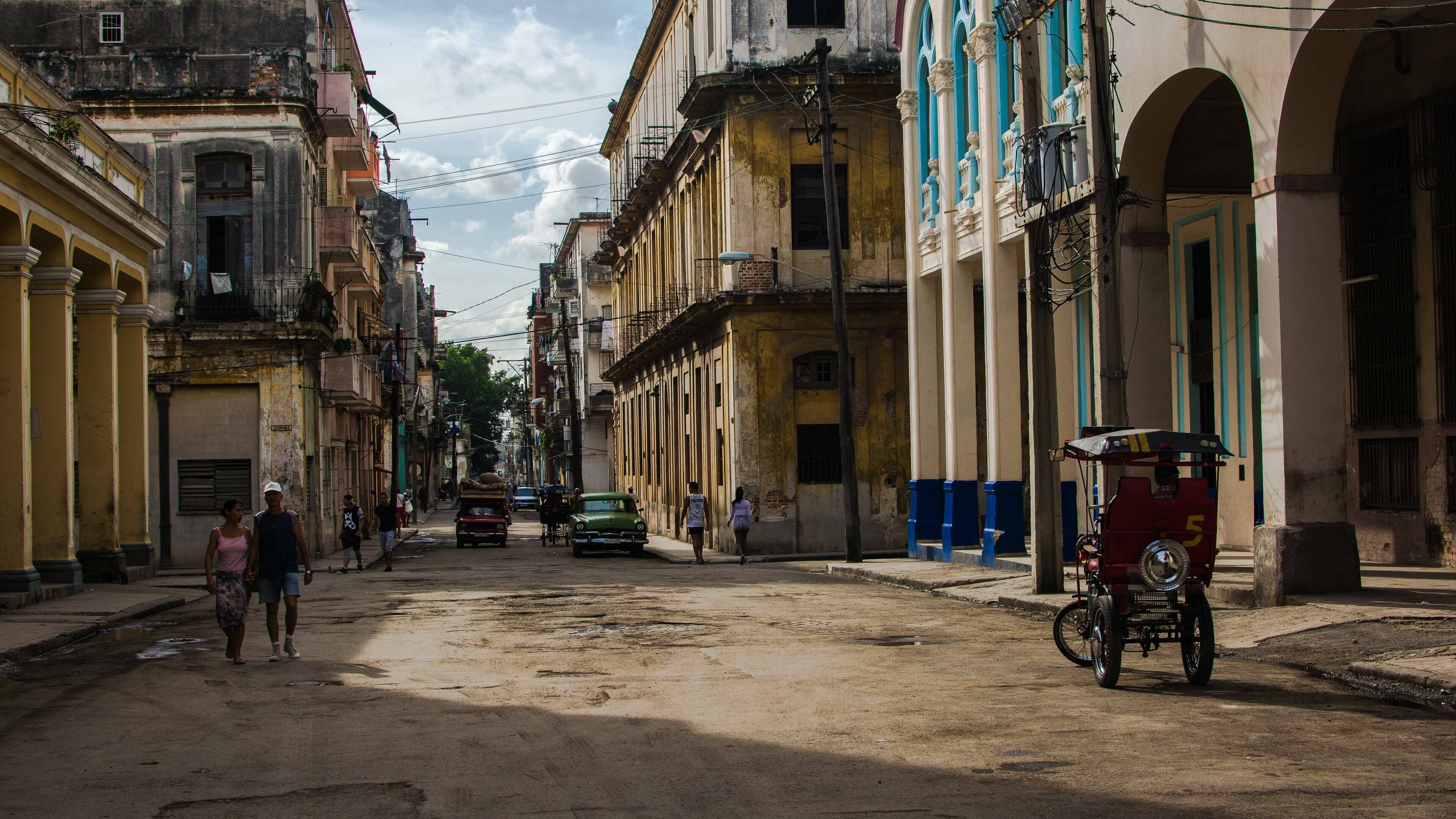 Immersive Cuba experience, Authentic Cuban scenes, Colorful streets, Cultural diversity, 3840x2160 4K Desktop