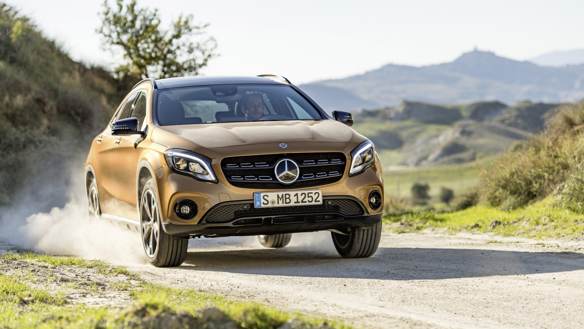 Mercedes-Benz GLA, 2018 model, Premier in Detroit, Autodevot, 1920x1080 Full HD Desktop
