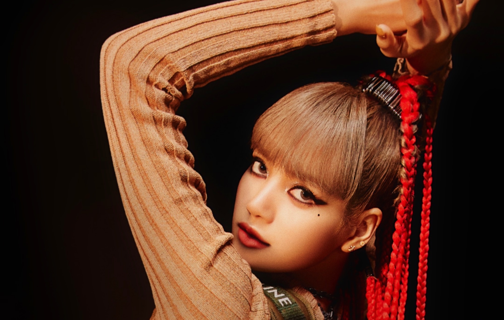 Money, Lisa (Blackpink) Wallpaper, 2000x1270 HD Desktop