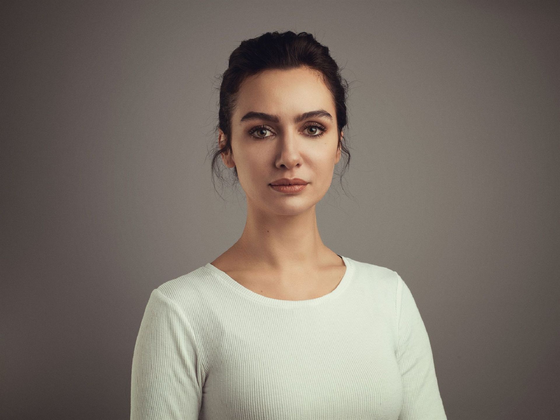 Birce Akalay, Black and white love, Turkish actors, actresses, 1920x1440 HD Desktop