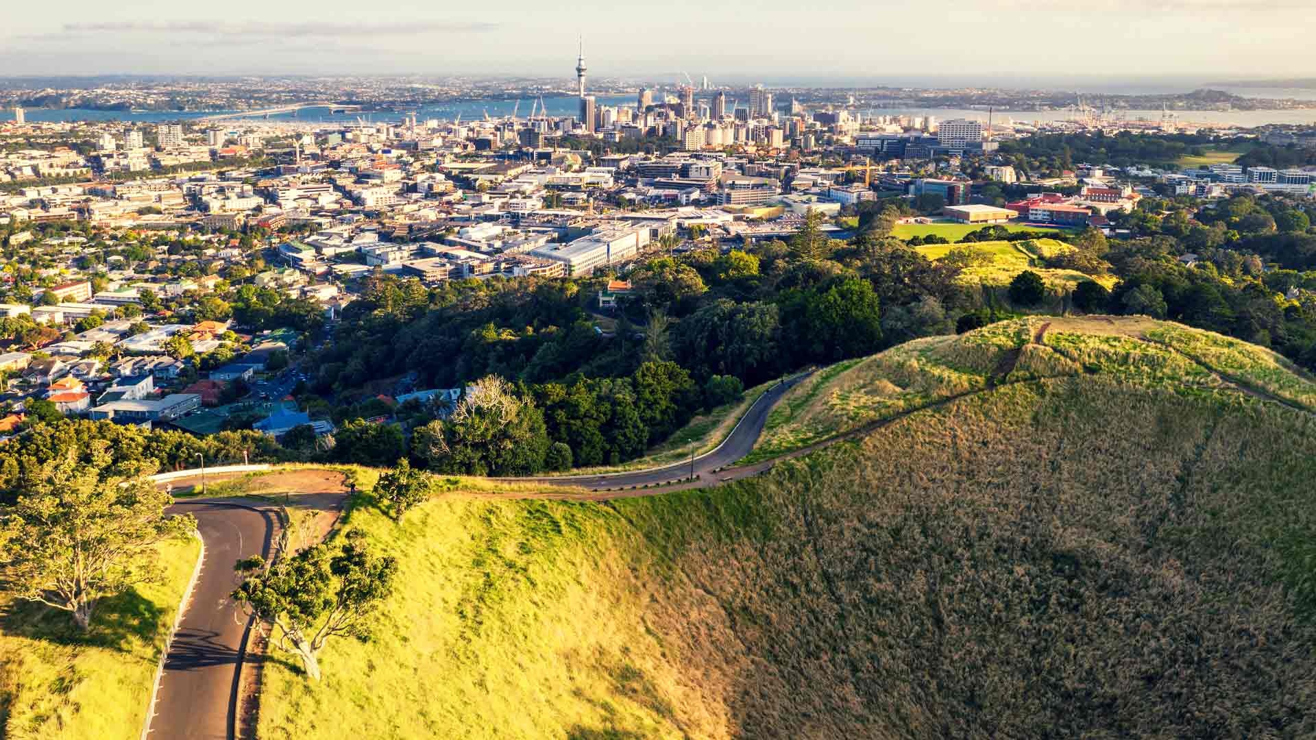 Mount Eden Crater, New Zealand, Living in Mount Eden, Experiencing life, 1920x1080 Full HD Desktop