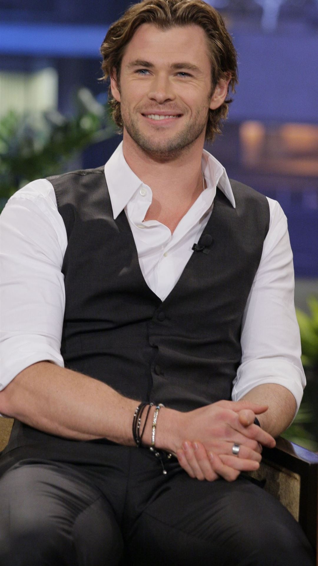 Chris Hemsworth, Pictures, iPhone wallpapers, Free download, 1080x1920 Full HD Phone