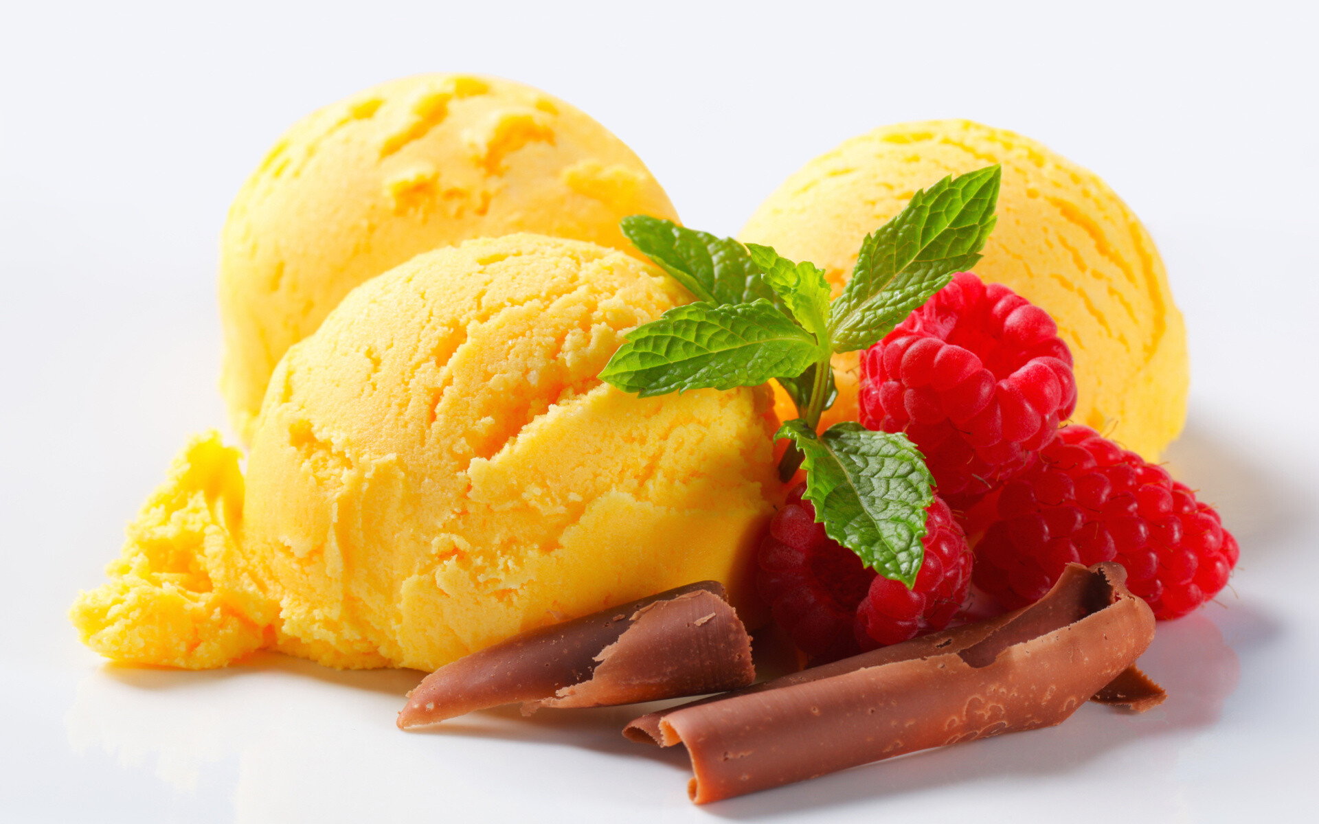 Ice Cream with strawberry, Summertime delight, Creamy and fruity, Irresistible dessert, 1920x1200 HD Desktop