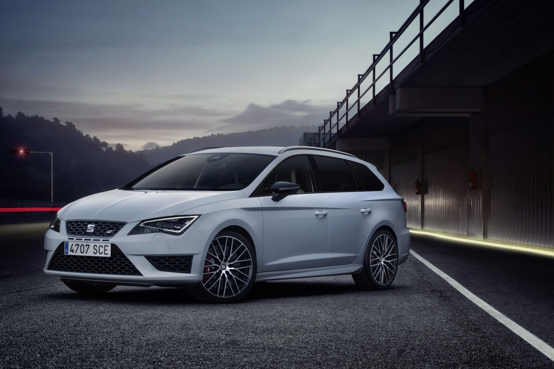 Seat Leon, Station wagon versatility, Powerful performance, Stylish design, 1920x1280 HD Desktop