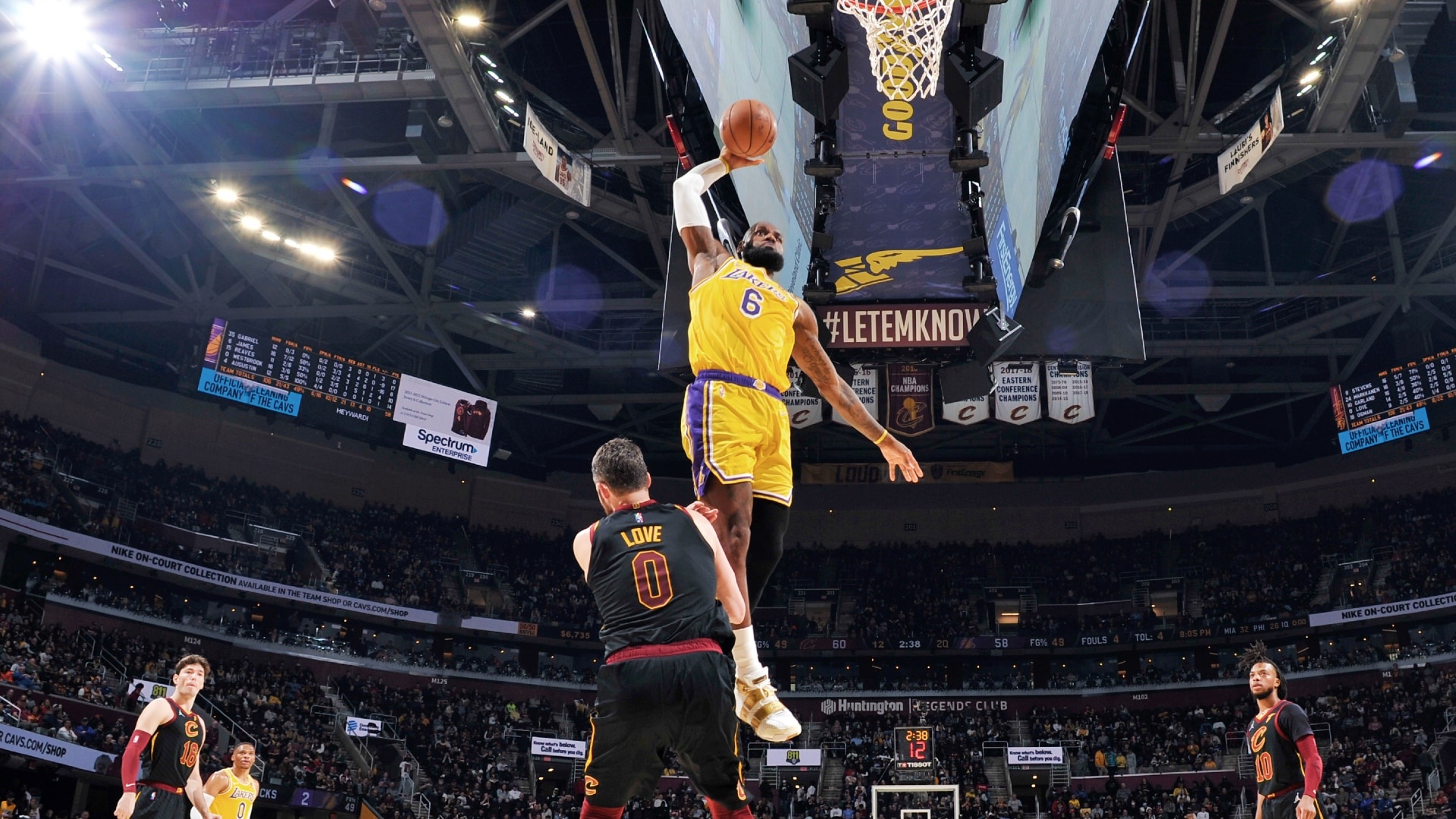 LeBron James dunk, Kevin Love, Rocket Mortgage FieldHouse arena, Full HD Desktop wallpaper