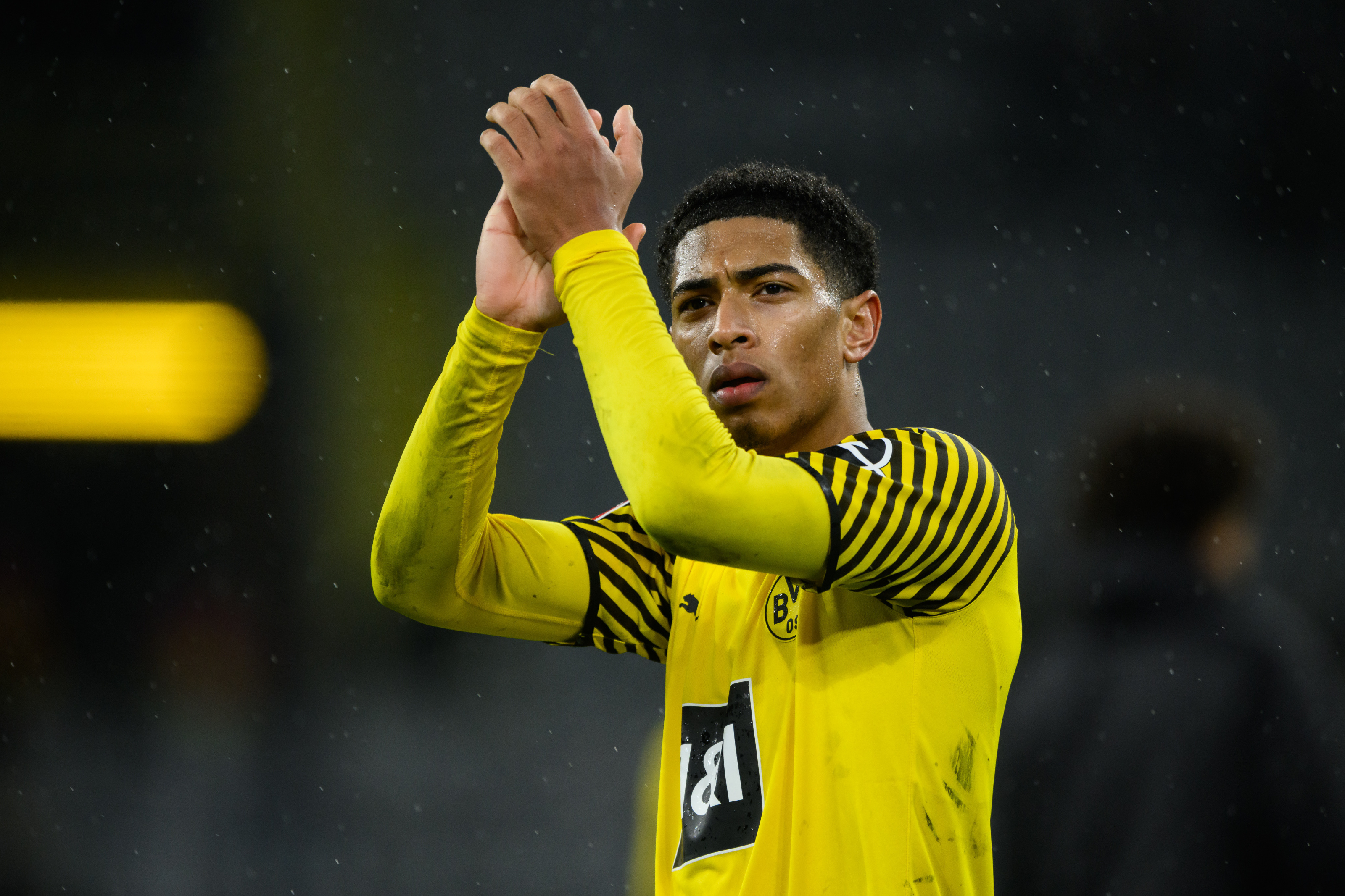 Jude Bellingham, Borussia Dortmund kit, Clapping hands gesture, HD Desktop wallpaper