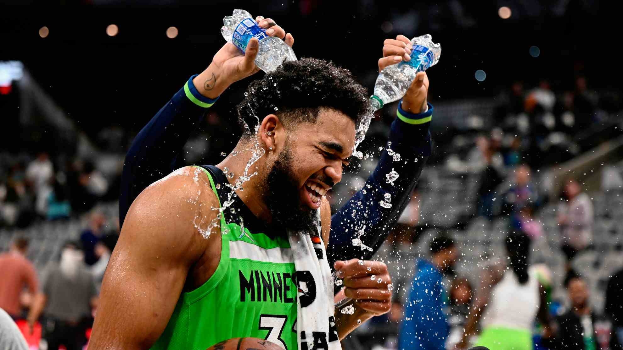 Karl-Anthony Towns, Timberwolves vs Spurs, Season high 60 points, Record-breaking, 1980x1120 HD Desktop