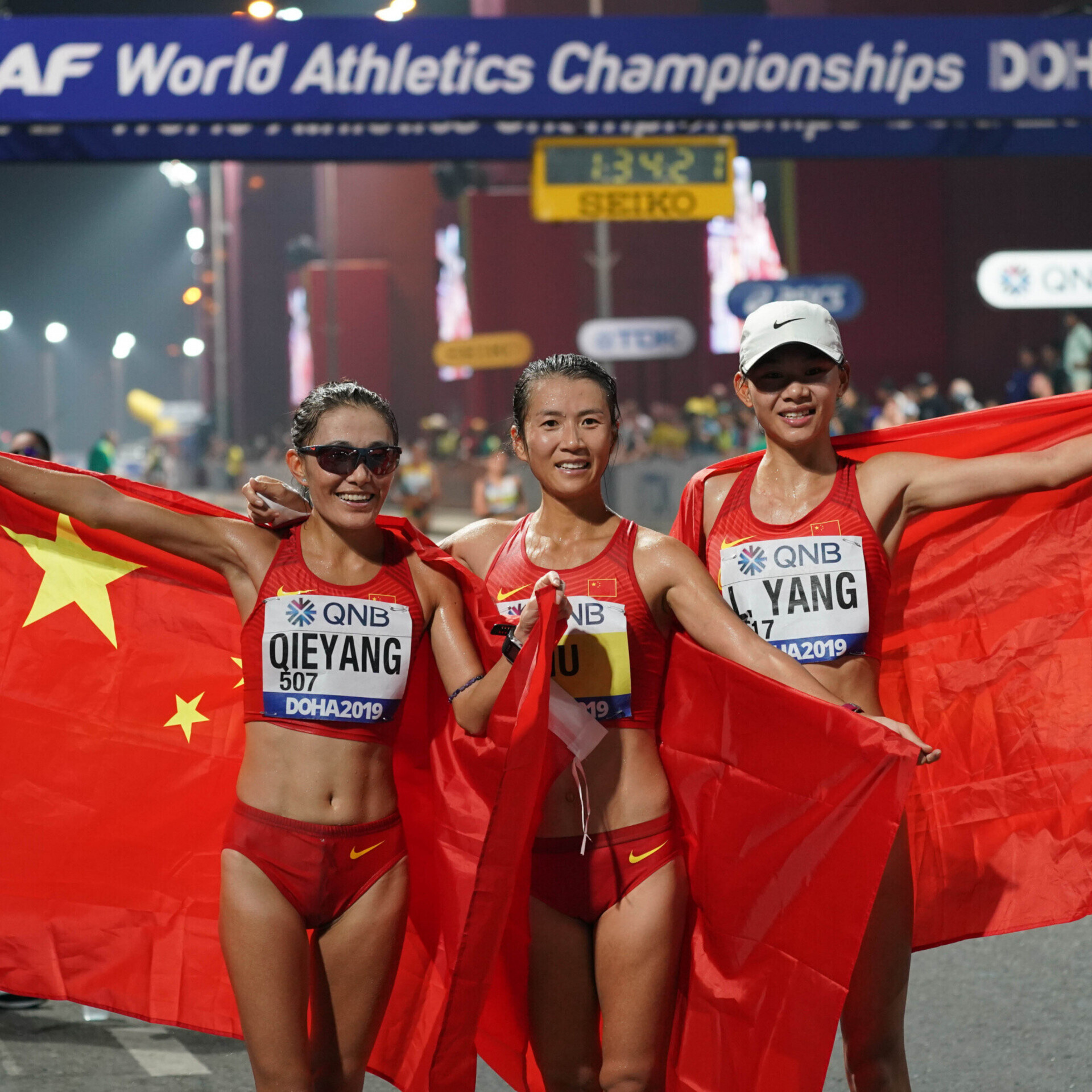 Yang Liujing, Chinese racewalker, Medal sweep, World Athletics Championships, 1920x1920 HD Phone