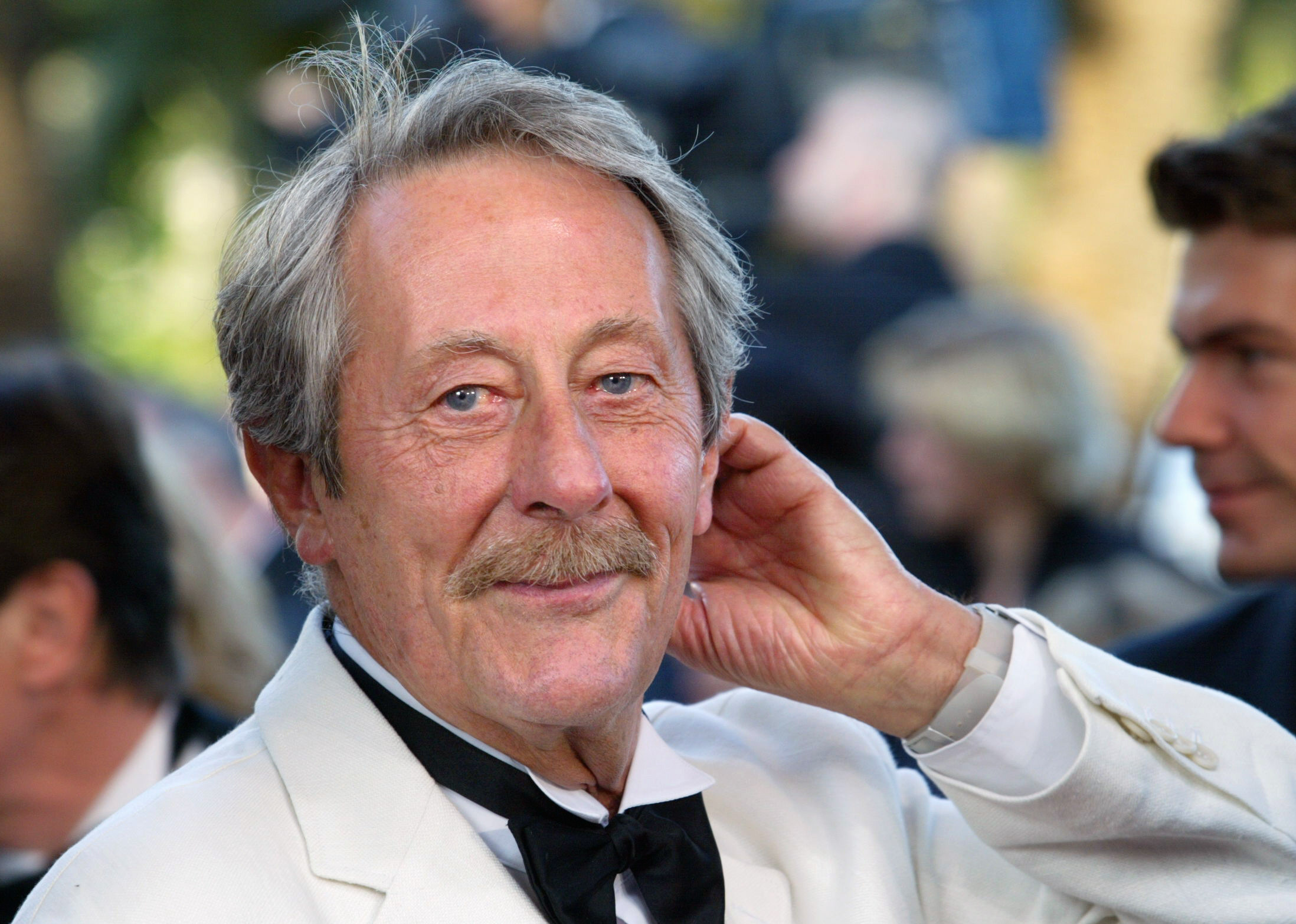 Jean Rochefort, Movies, Portrait, Mort dun dandy franais, 2200x1570 HD Desktop