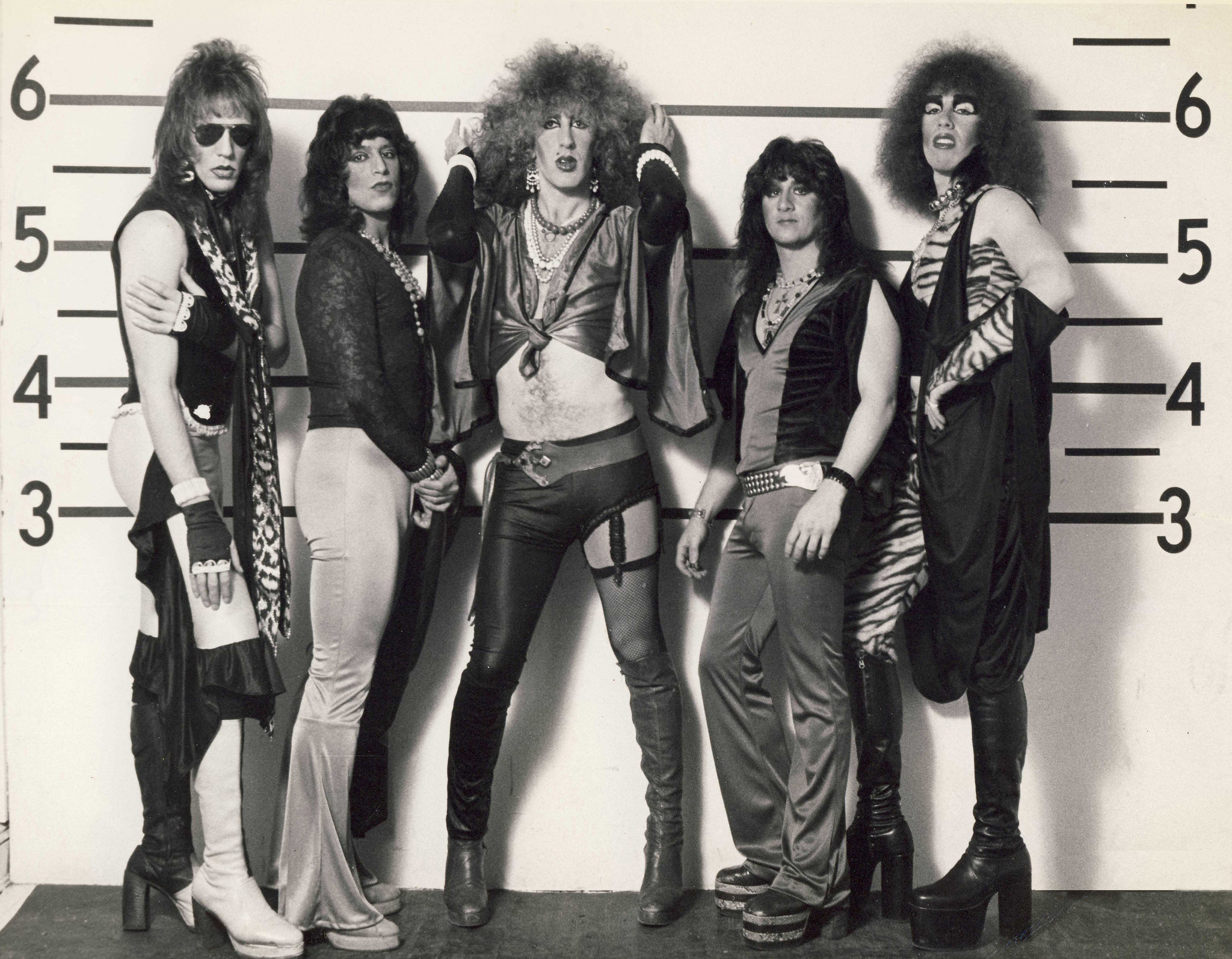 Hard rock review, Drummer shortage, Twisted Sister's journey, 2050x1600 HD Desktop