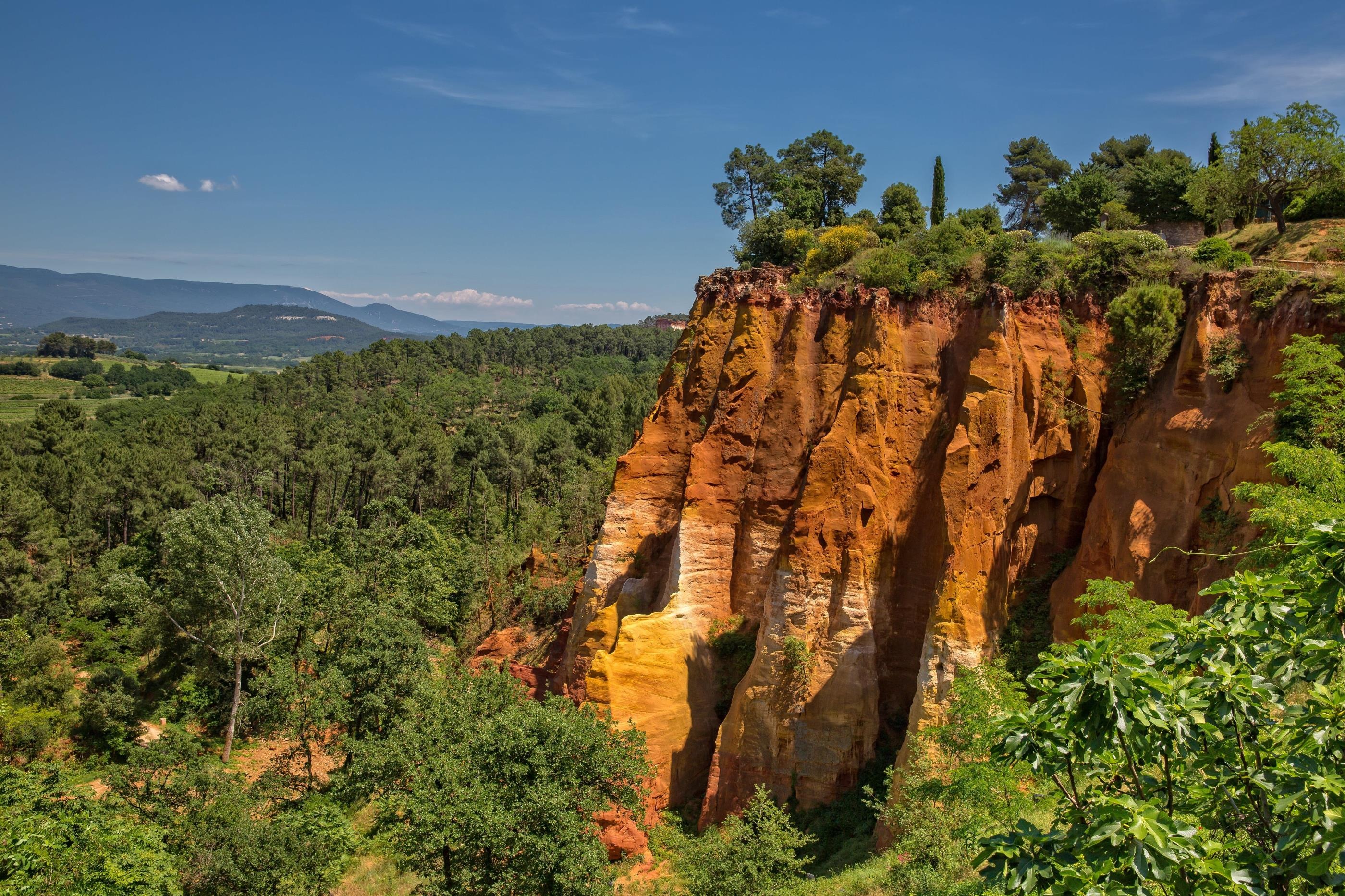 Luberon nature park, Best national parks, European beauty, Red Savannah, 2800x1870 HD Desktop