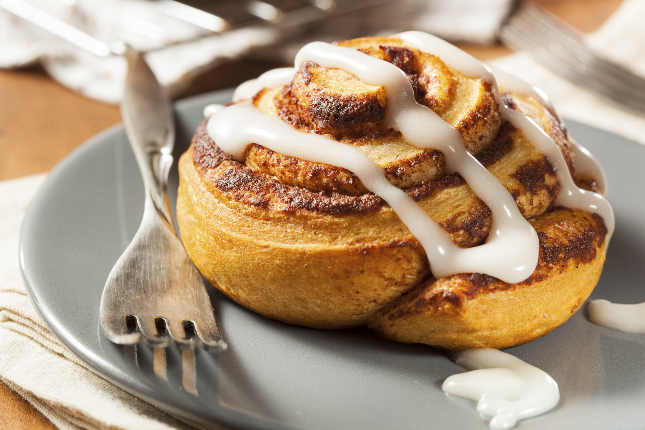 Cinnabon, Cinnamon roll calories, Guilty pleasure, Sweet calorie count, 2130x1420 HD Desktop