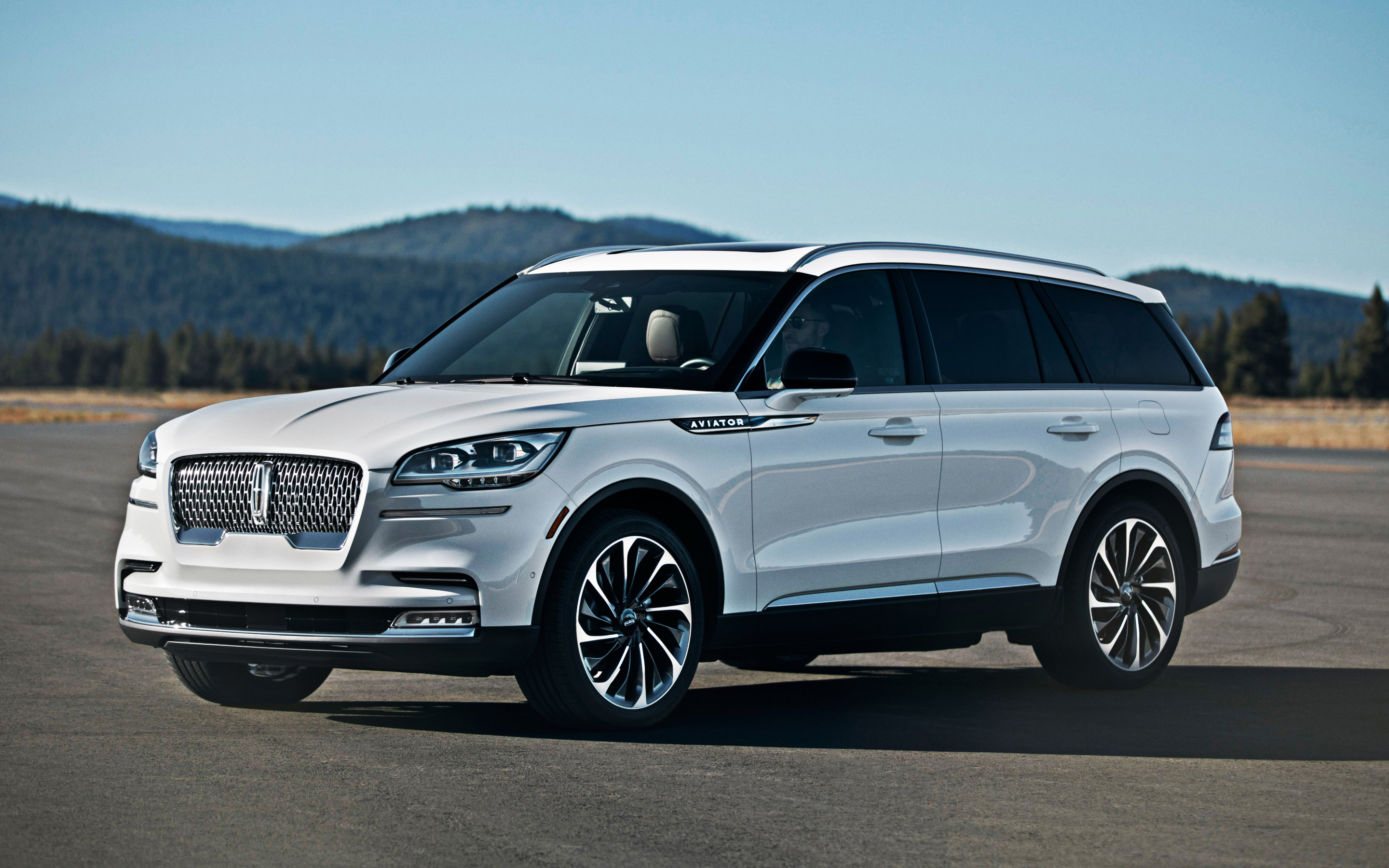 Lincoln Aviator, Luxury midsize SUV, New white Aviator, American cars, 2880x1800 HD Desktop