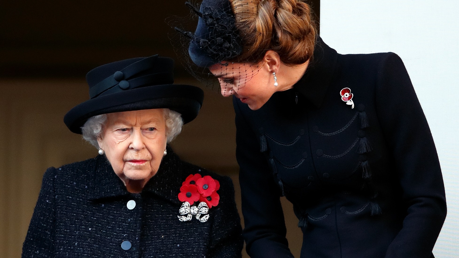 Elizabeth II and Catherine Middleton, Brooch Wallpaper, 1960x1100 HD Desktop
