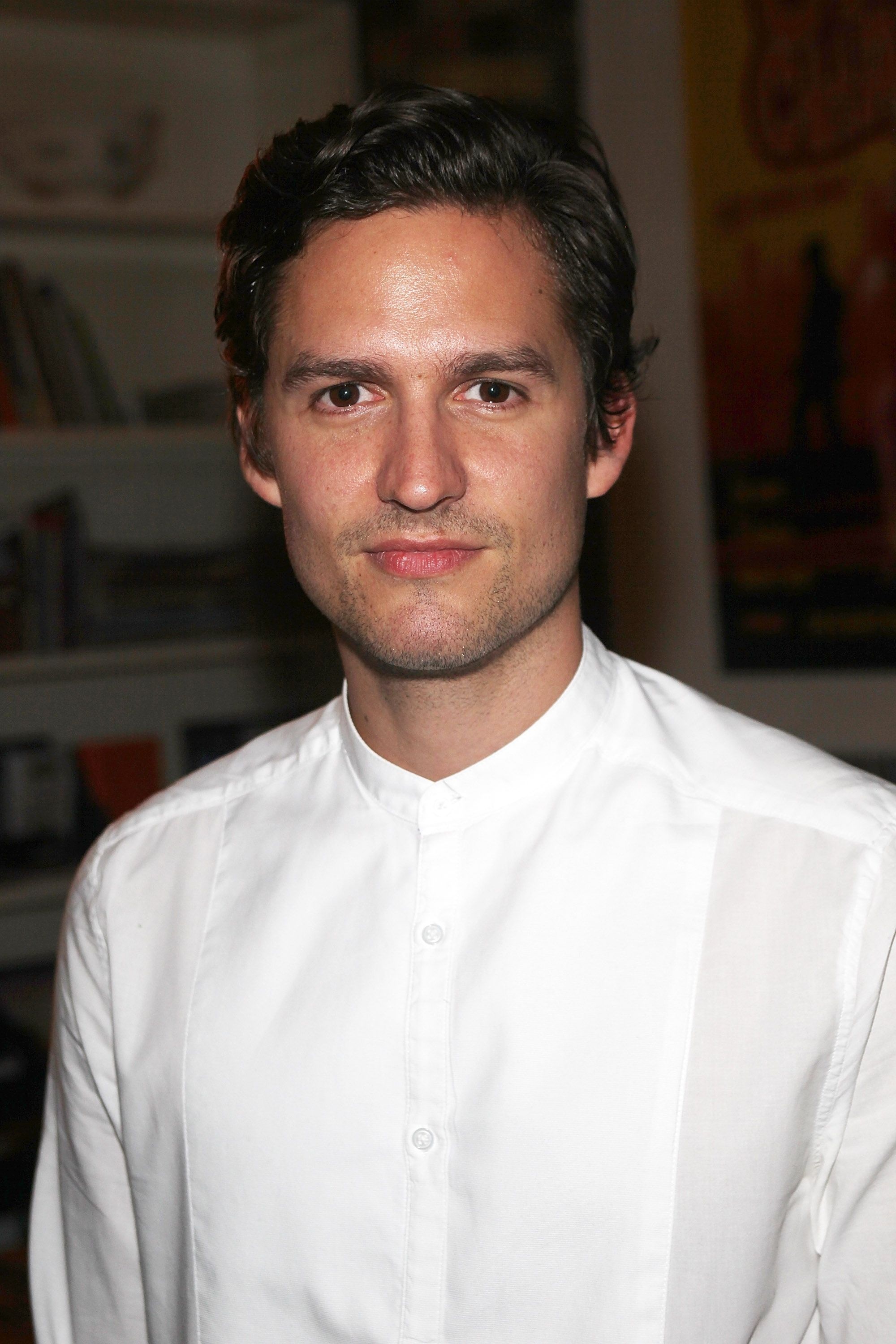 Ben Aldridge, Rivers Cuomo pilot, 2000x3000 HD Phone